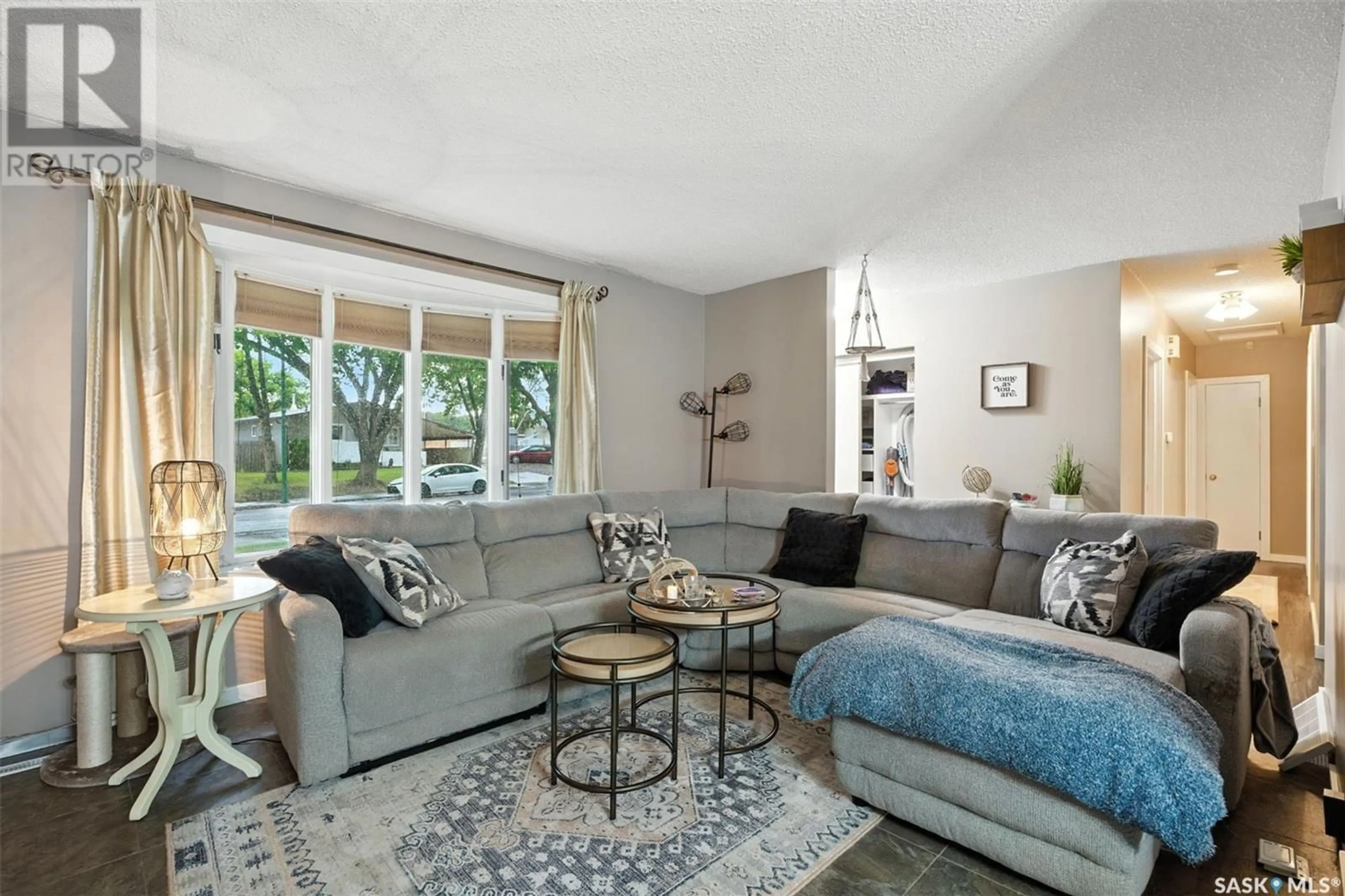 Living room with furniture, unknown for 1644 9TH AVENUE, Saskatoon Saskatchewan S7K3A1