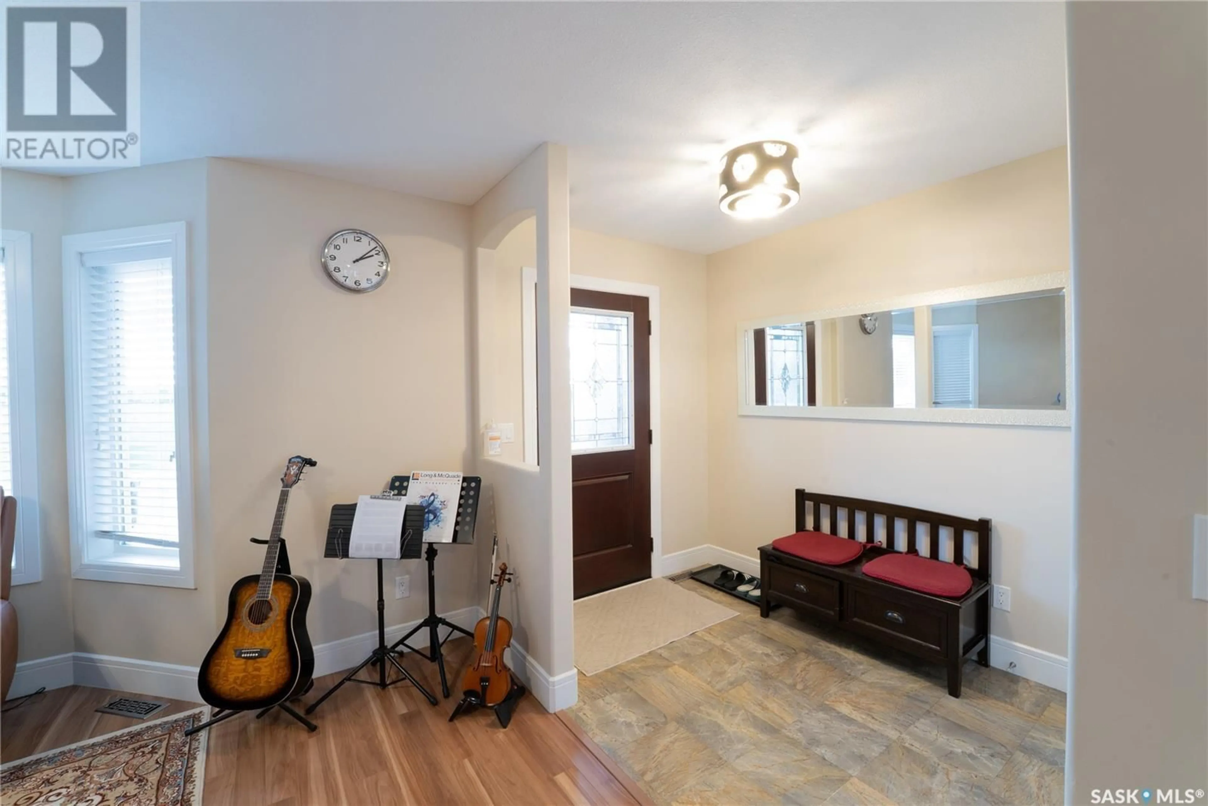 Indoor entryway for 334 STONEBRIDGE COMMON, Saskatoon Saskatchewan S7T0H2