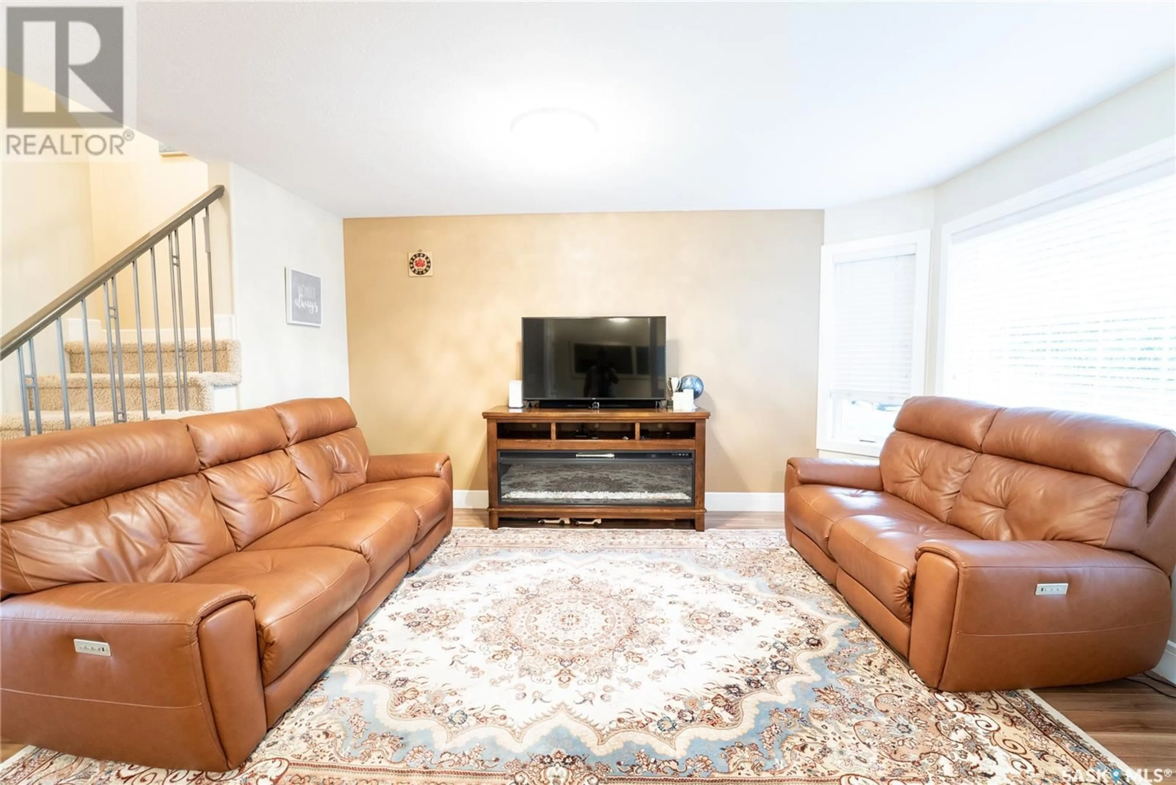 Living room with furniture, unknown for 334 STONEBRIDGE COMMON, Saskatoon Saskatchewan S7T0H2