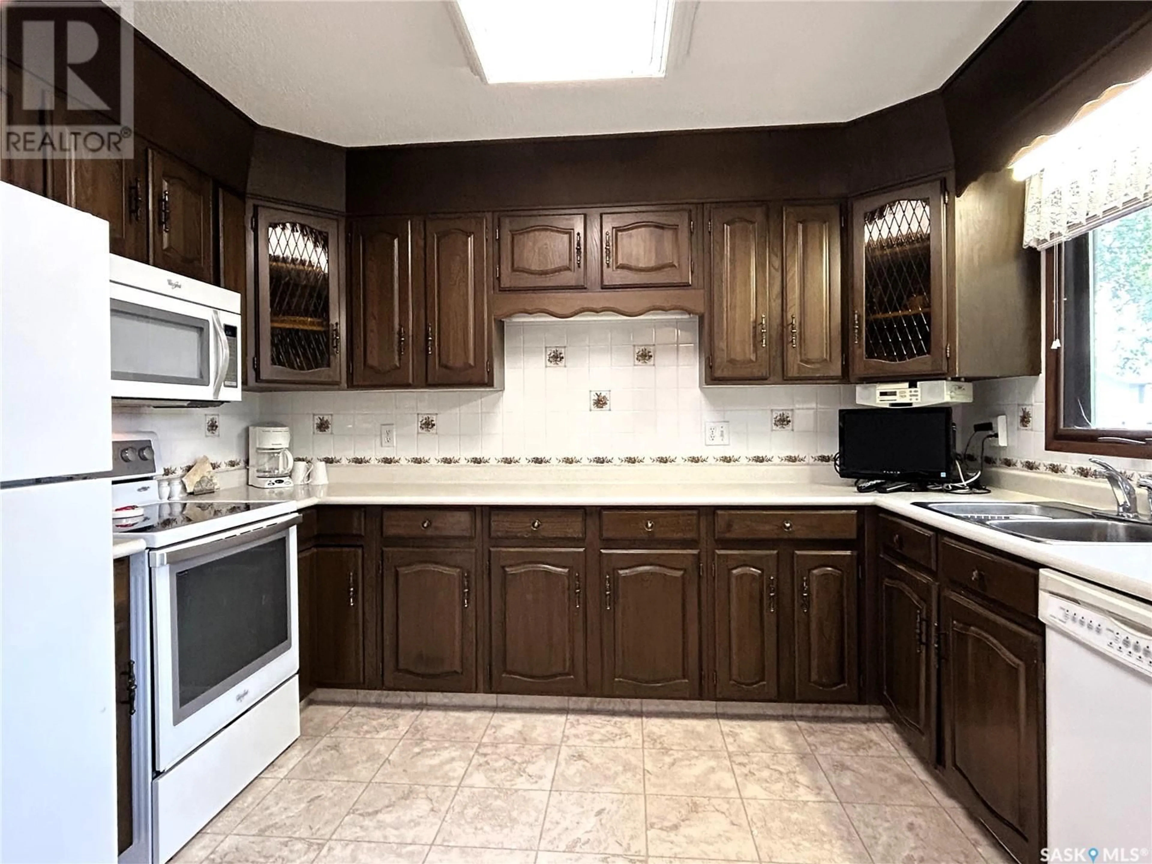 Standard kitchen, ceramic/tile floor for 225 COCKBURN CRESCENT, Saskatoon Saskatchewan S7L5S1