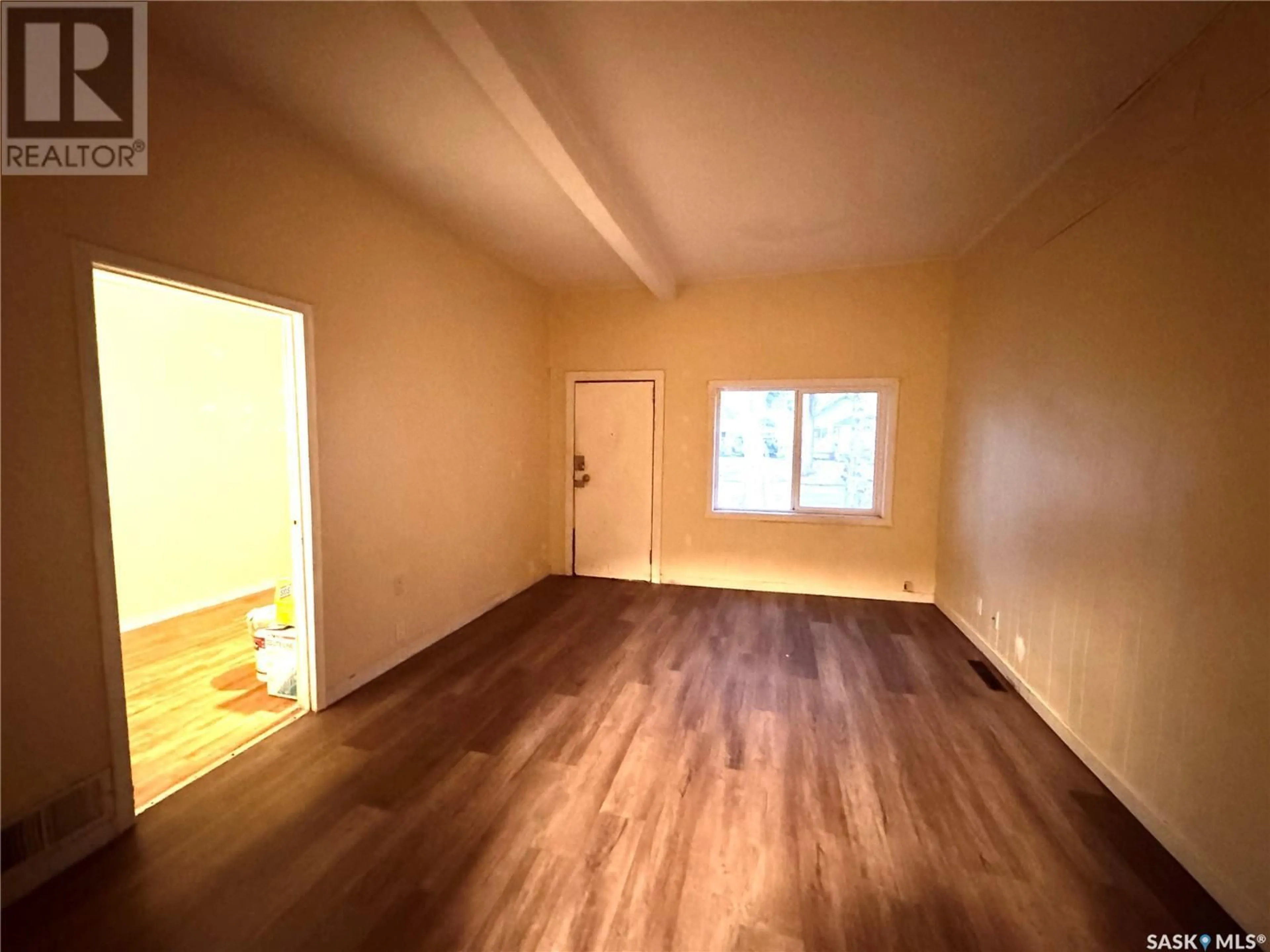 A pic of a room for 817 I AVENUE, Saskatoon Saskatchewan S7M2B4