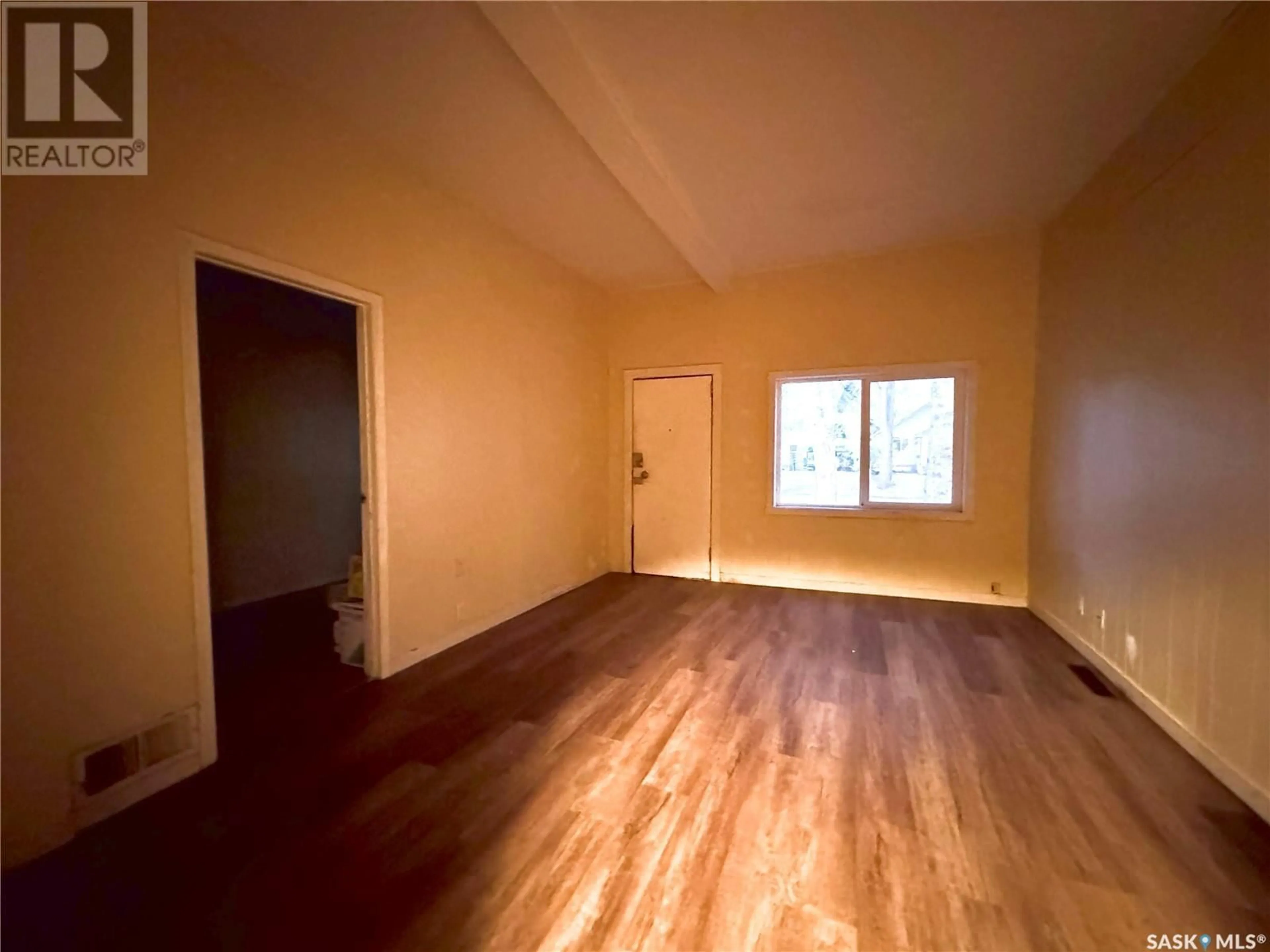 A pic of a room for 817 I AVENUE, Saskatoon Saskatchewan S7M2B4