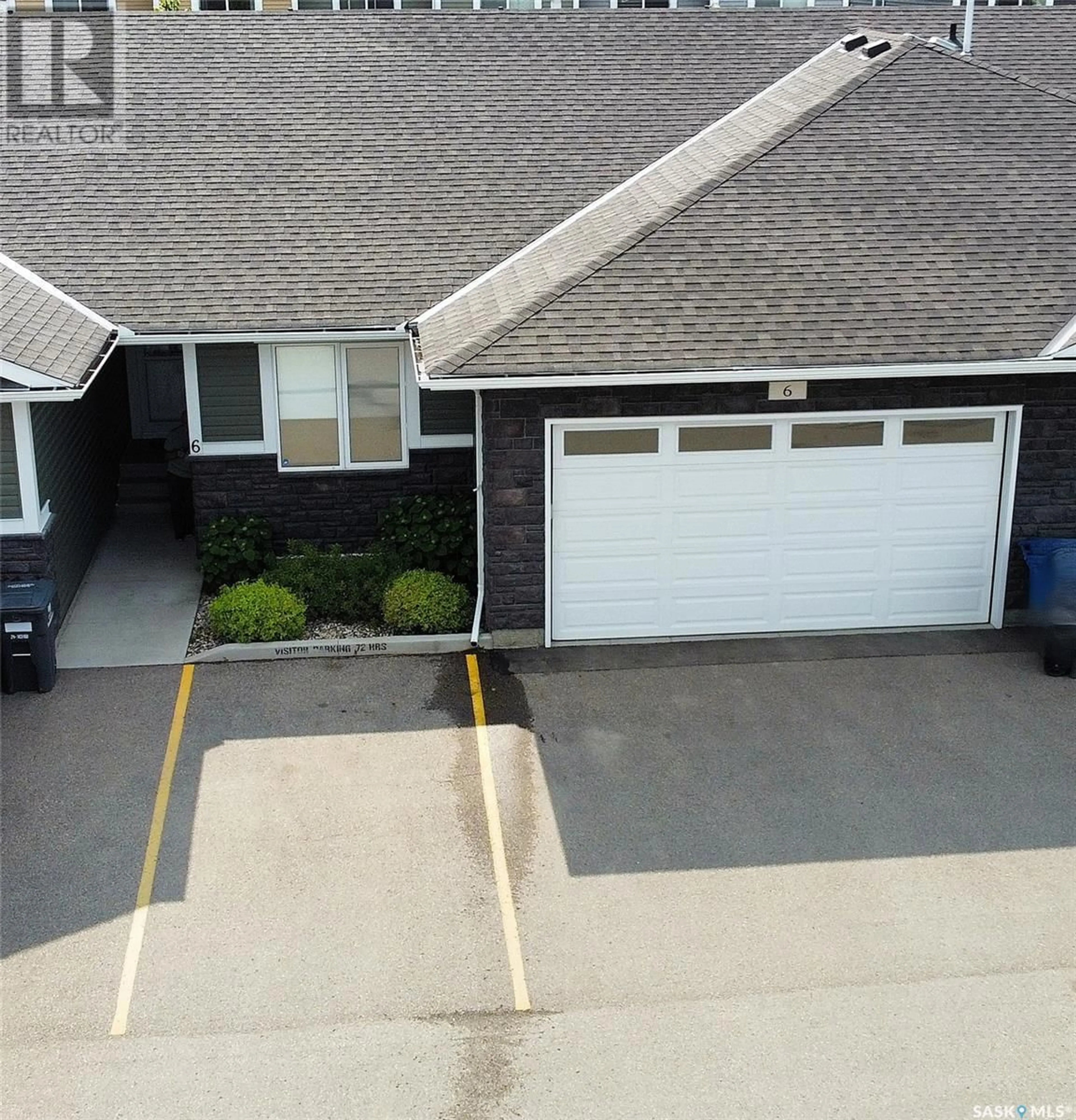 A pic from outside/outdoor area/front of a property/back of a property/a pic from drone, street for 6 - 3214 11TH STREET, Saskatoon Saskatchewan S7M5G3