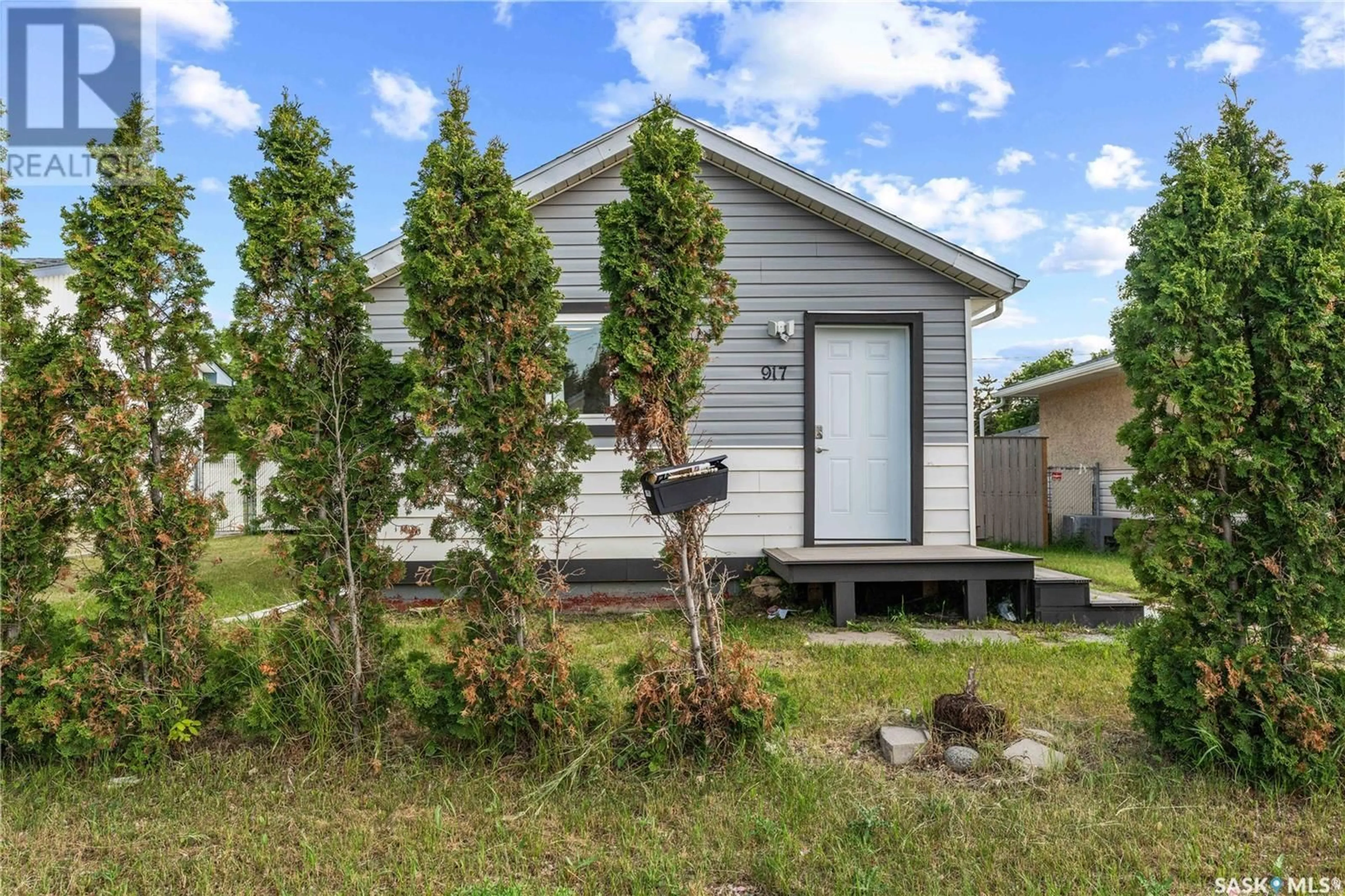 Unknown for 917 DEWDNEY AVENUE, Regina Saskatchewan S4N0C7