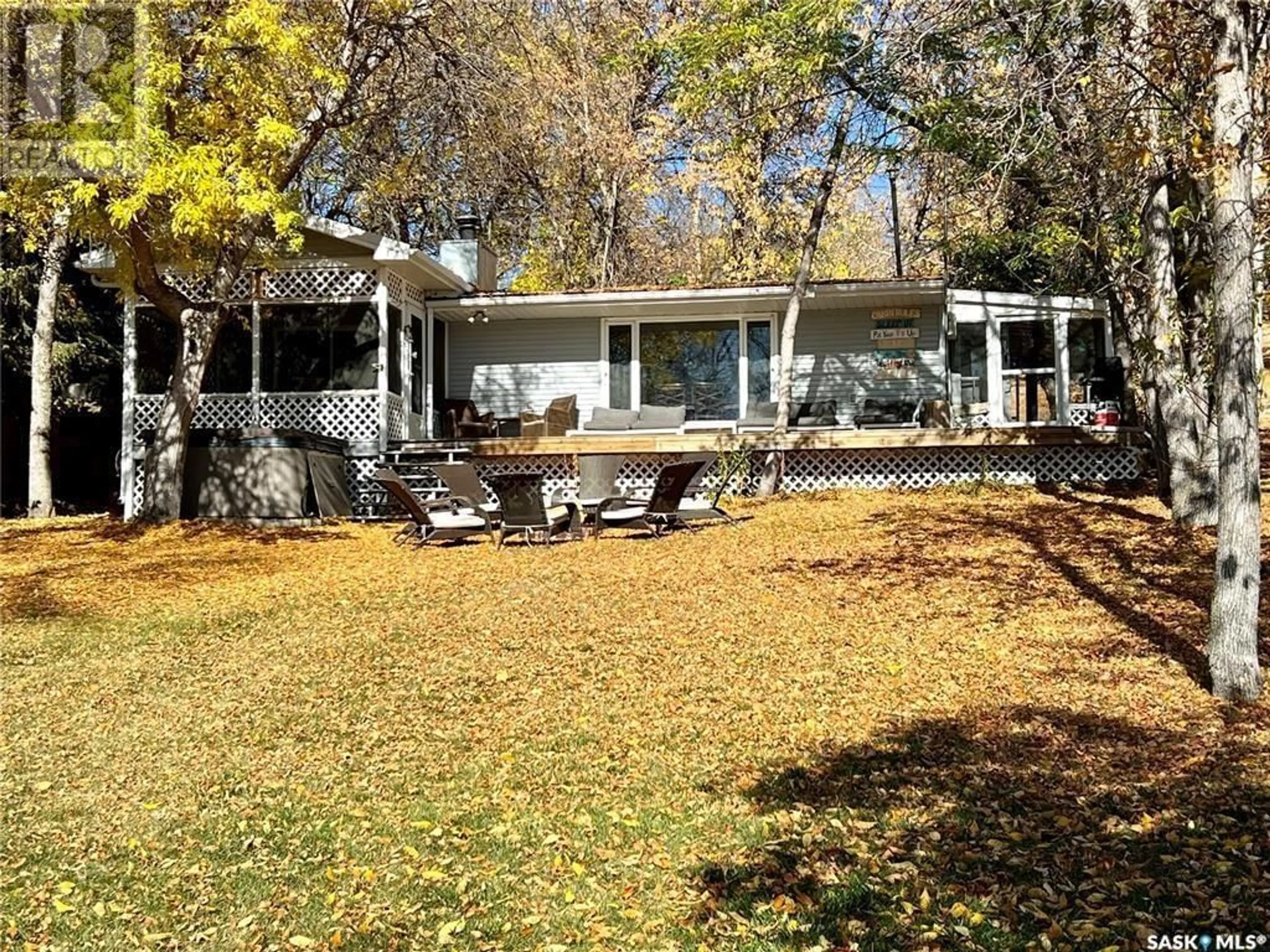 Home with vinyl exterior material, street for 120 GARWELL DRIVE, Dufferin Rm No. 190 Saskatchewan S0G0H0