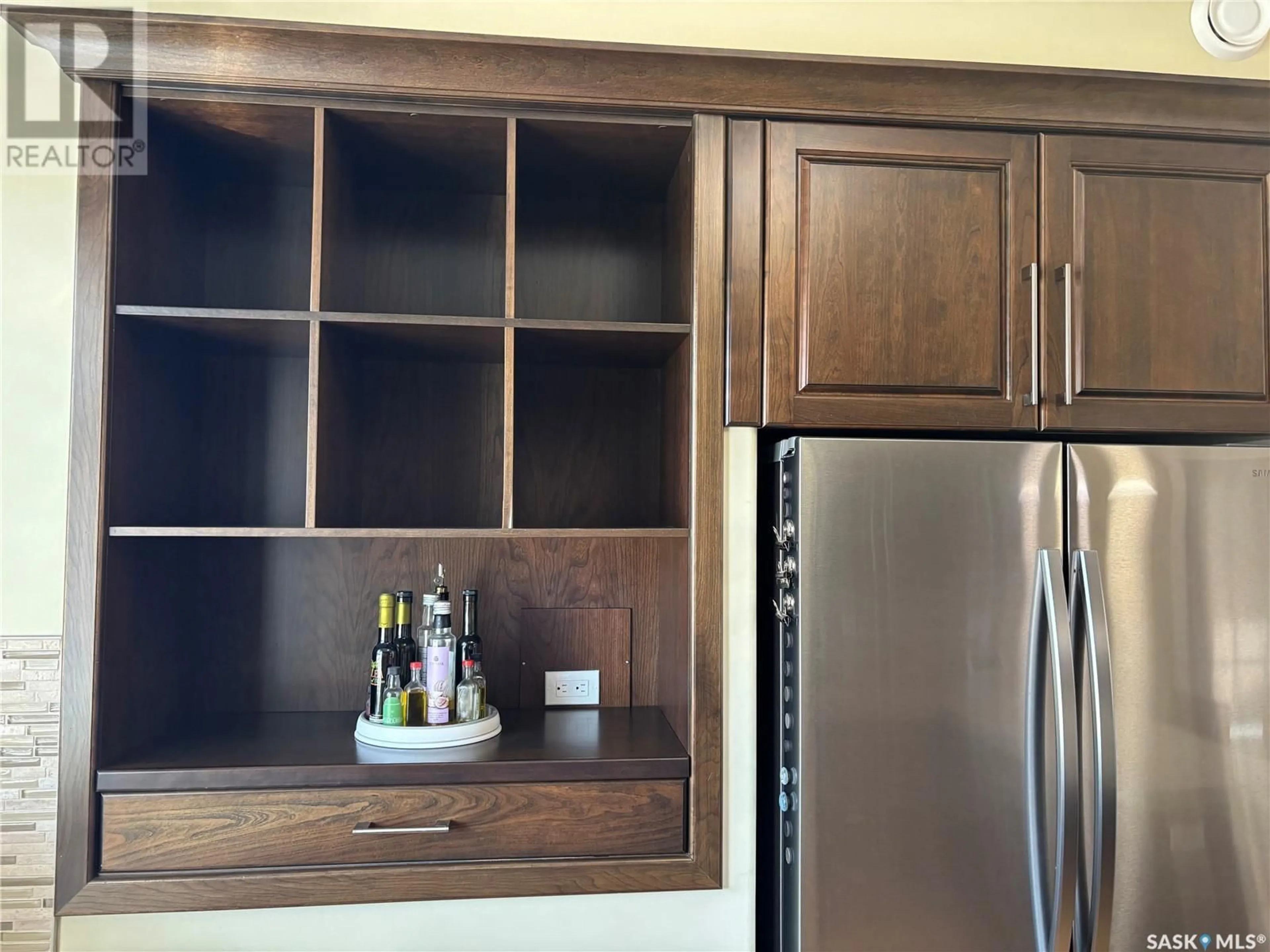 Standard kitchen, unknown for 635 4TH AVENUE, Swift Current Saskatchewan S9H0Y7