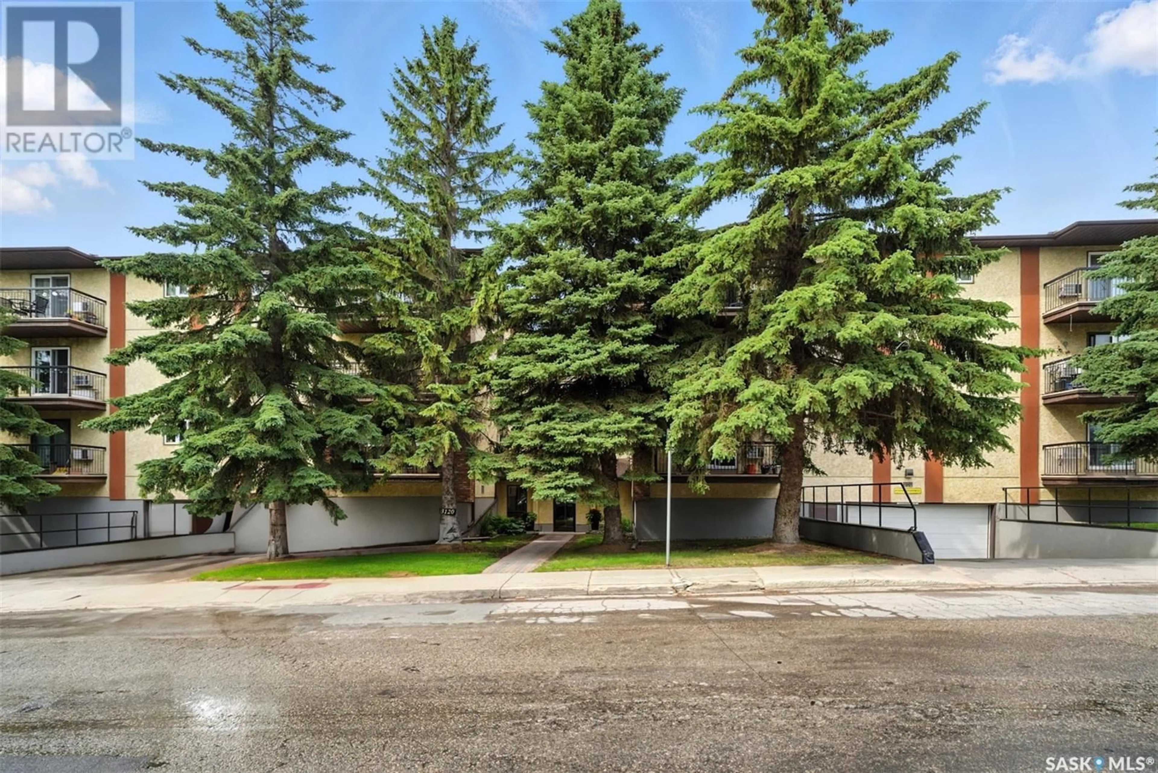 Patio, street for 107 - 3120 LOUISE STREET, Saskatoon Saskatchewan S7J3L8