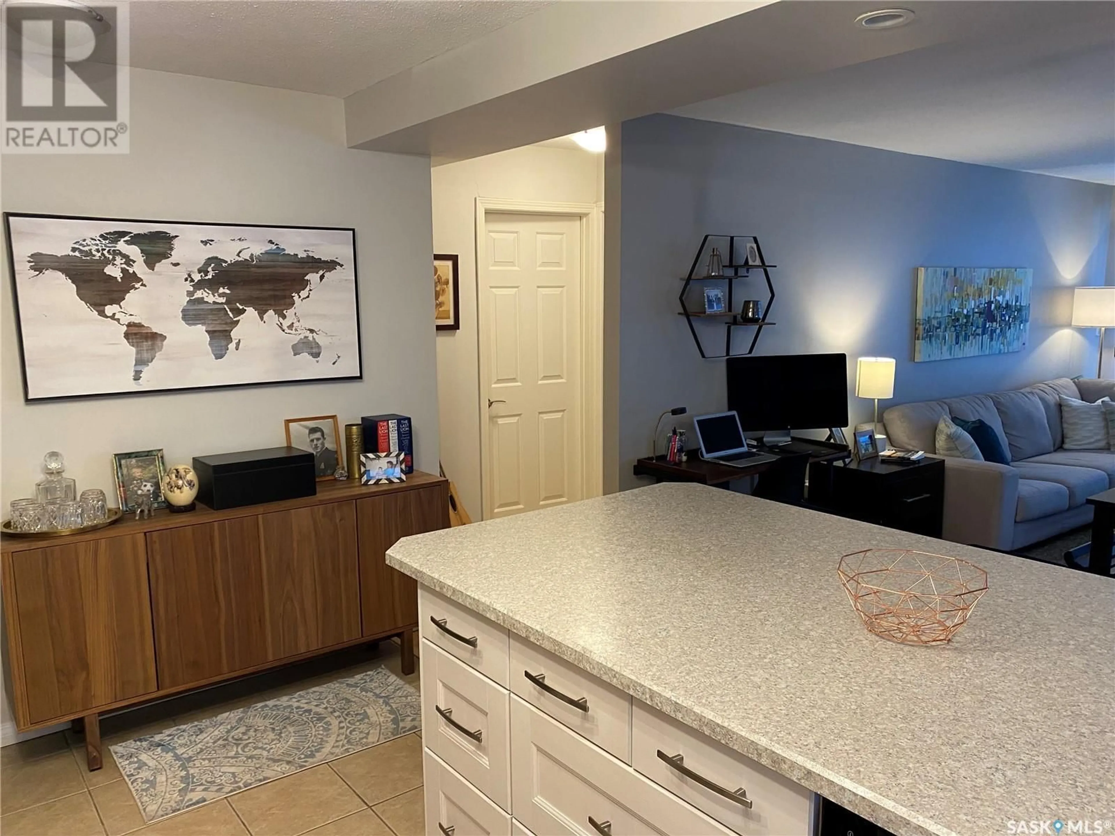 Open concept kitchen, ceramic/tile floor for 102 428 4TH AVENUE, Saskatoon Saskatchewan S7K2M3