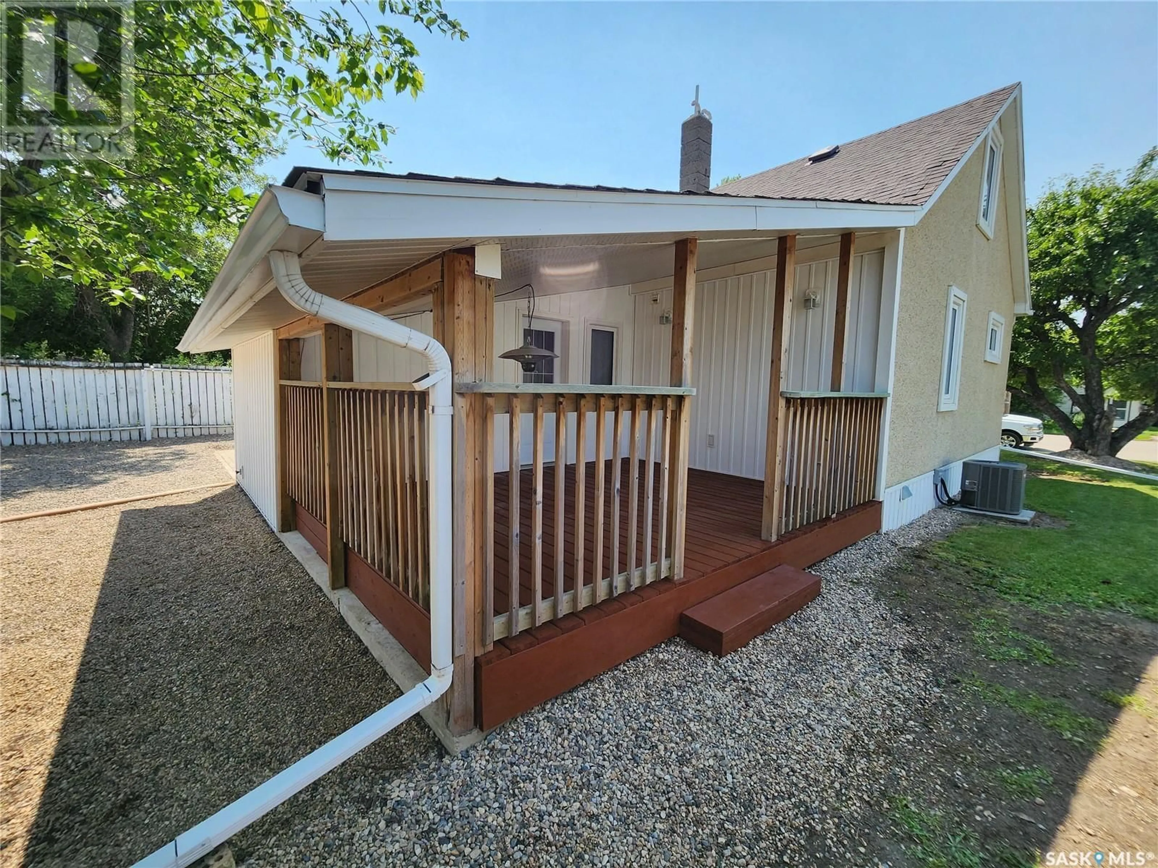 Unknown for 614 3RD STREET, Weyburn Saskatchewan S4H2E1
