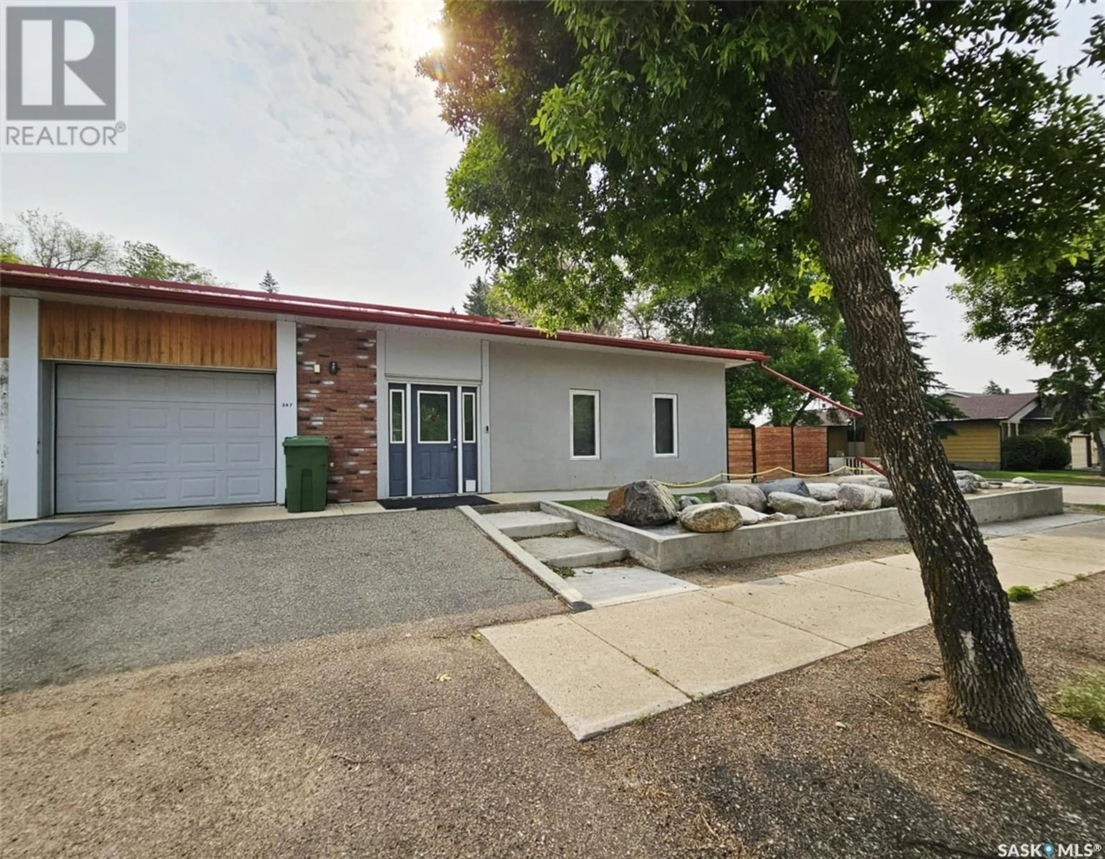 A pic from outside/outdoor area/front of a property/back of a property/a pic from drone, street for 347 MAPLE AVENUE, Yorkton Saskatchewan S3N1X2