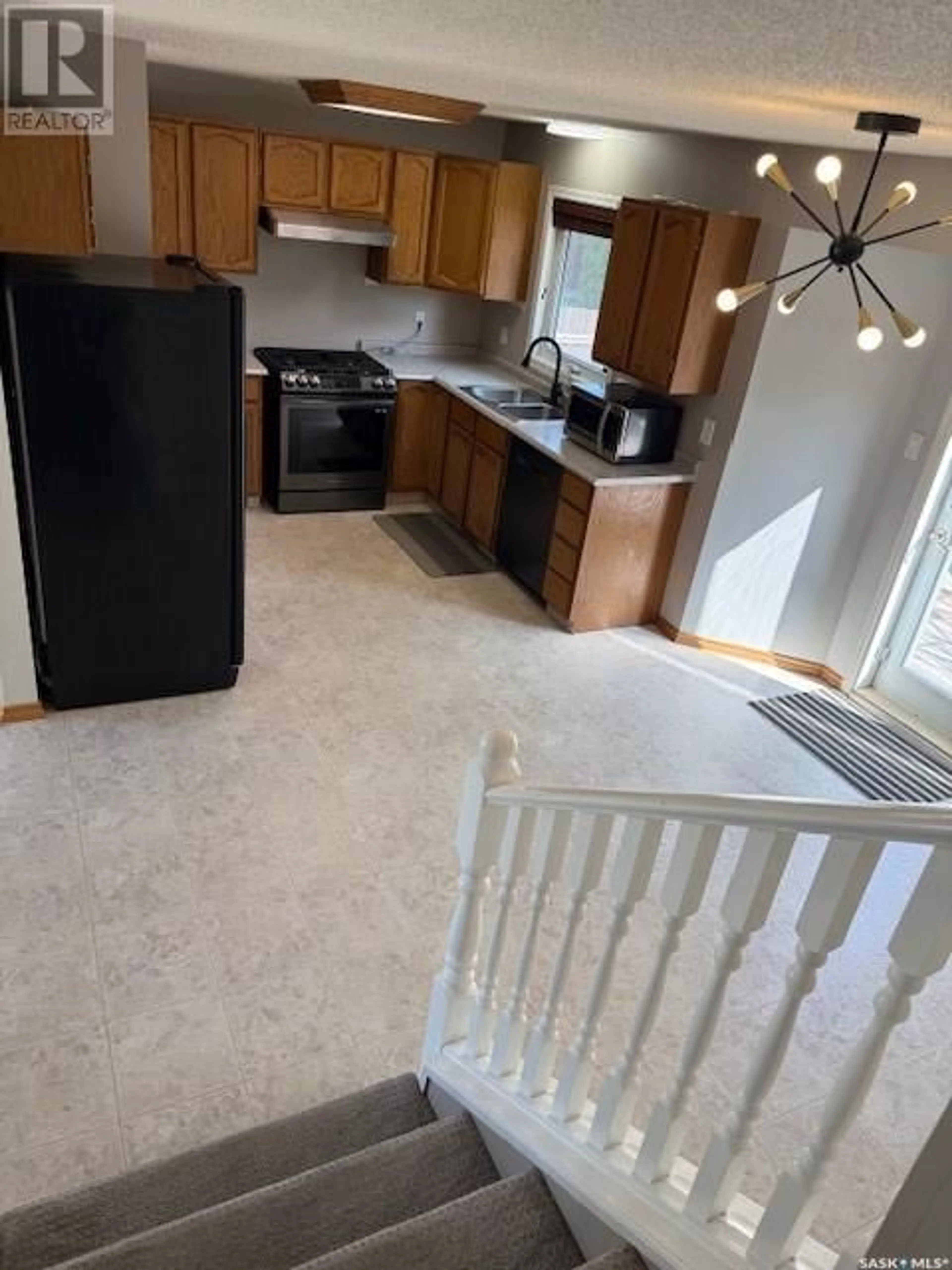 Standard kitchen, unknown for 3011 TRUESDALE DRIVE, Regina Saskatchewan S4V2E1