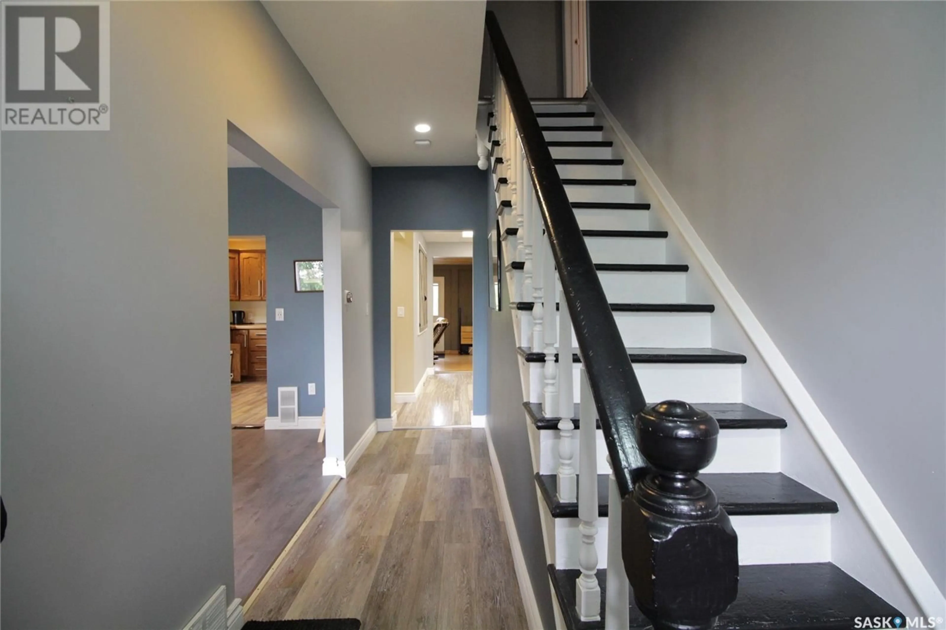 Indoor entryway for 416 3RD AVENUE, Wapella Saskatchewan S0G4Z0