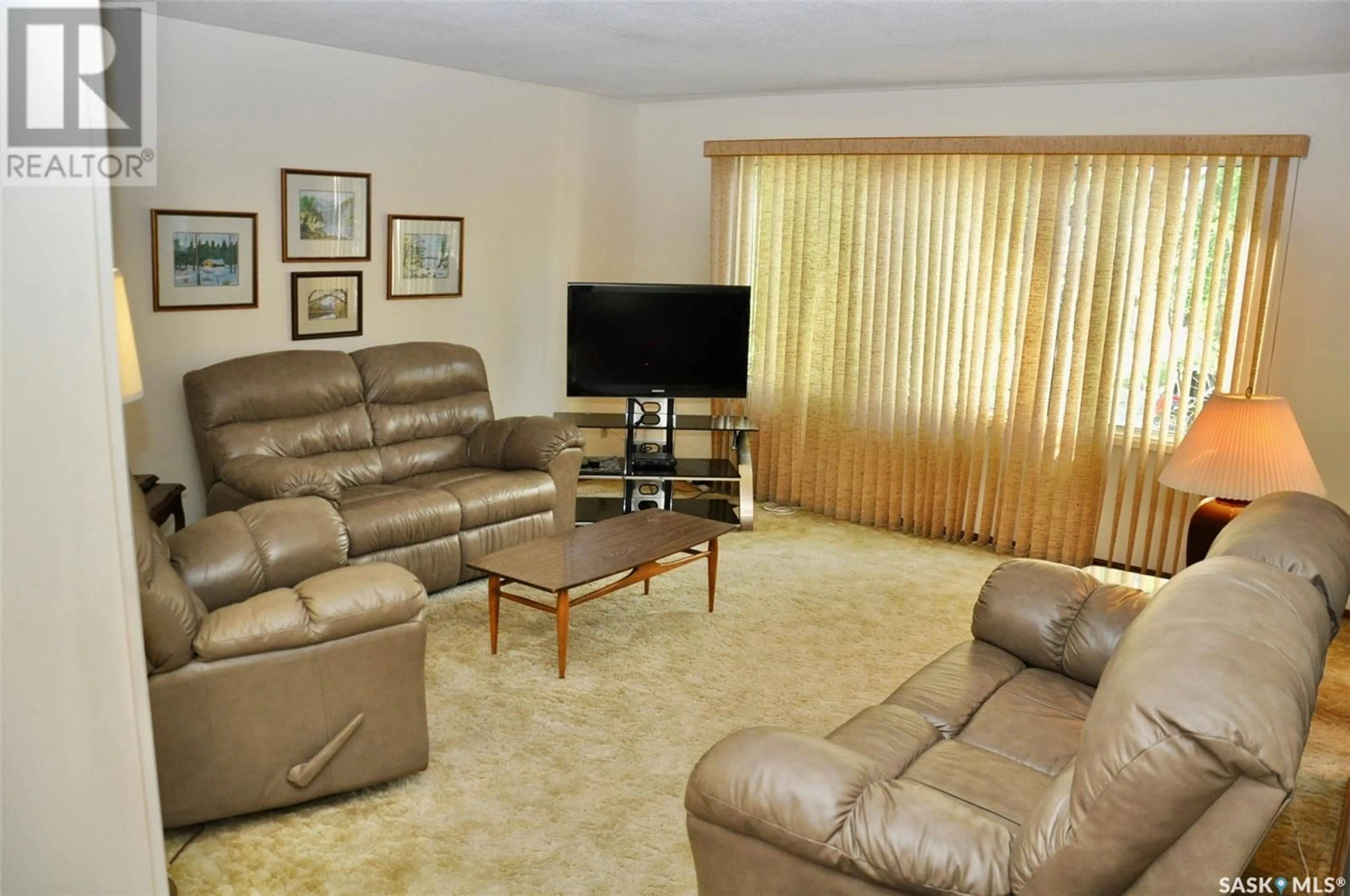 Living room with furniture, unknown for 38 LEDDY CRESCENT, Saskatoon Saskatchewan S7H3Y8