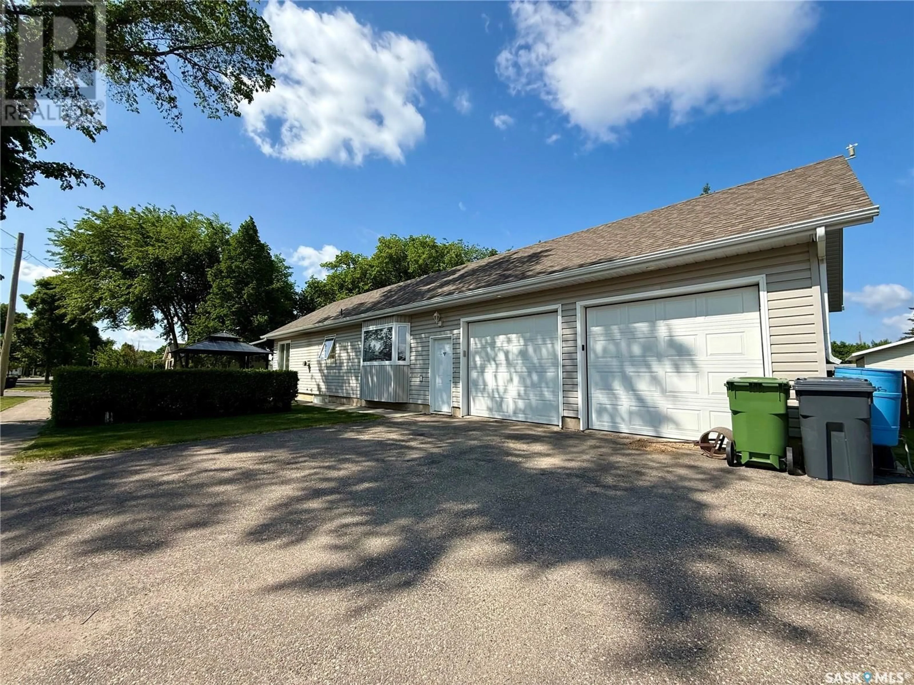 A pic from outside/outdoor area/front of a property/back of a property/a pic from drone, street for 23 HENDERSON STREET, Yorkton Saskatchewan S3N0A4