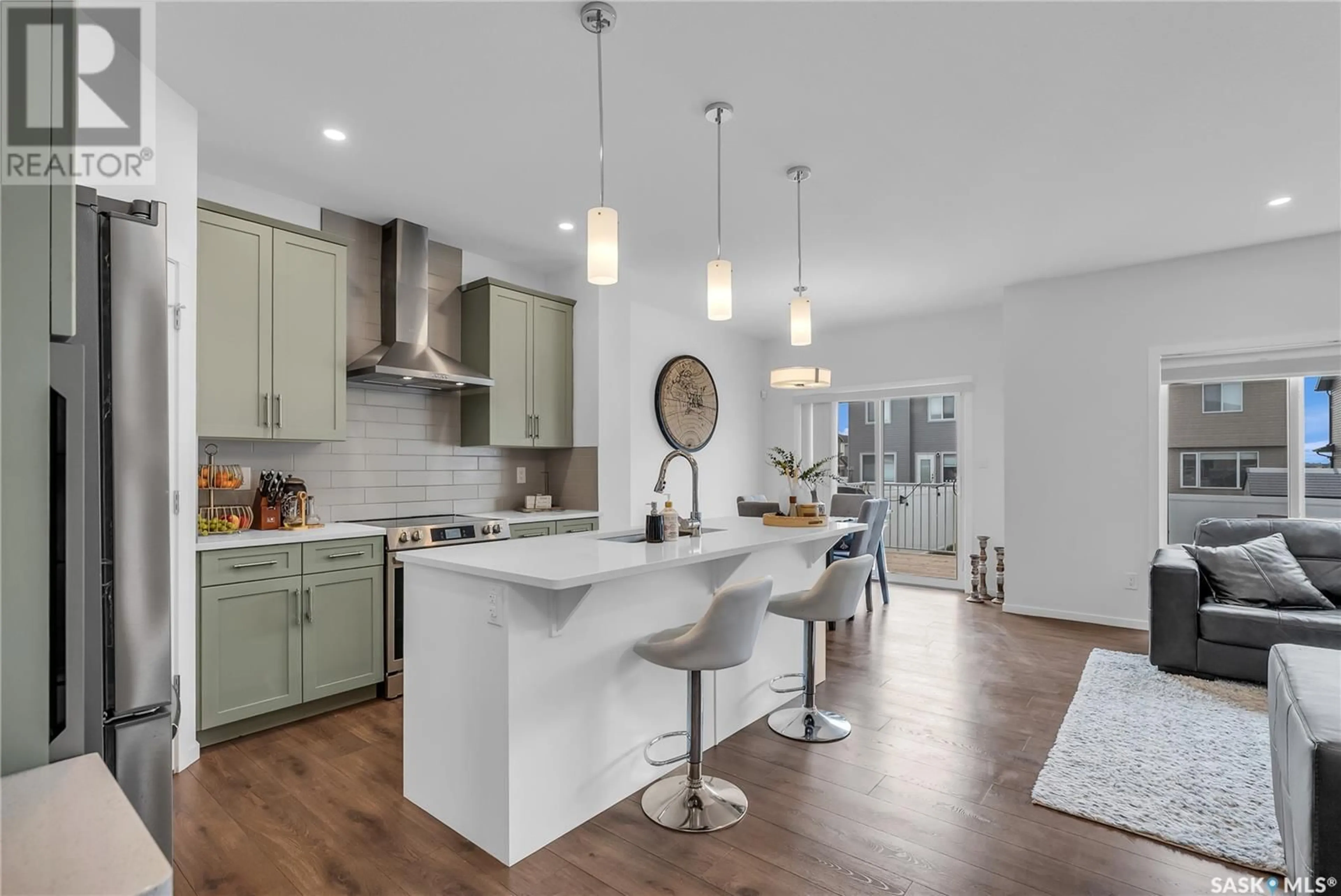 Open concept kitchen, ceramic/tile floor for 548 SCHMEISER AVENUE, Saskatoon Saskatchewan S7V1N5