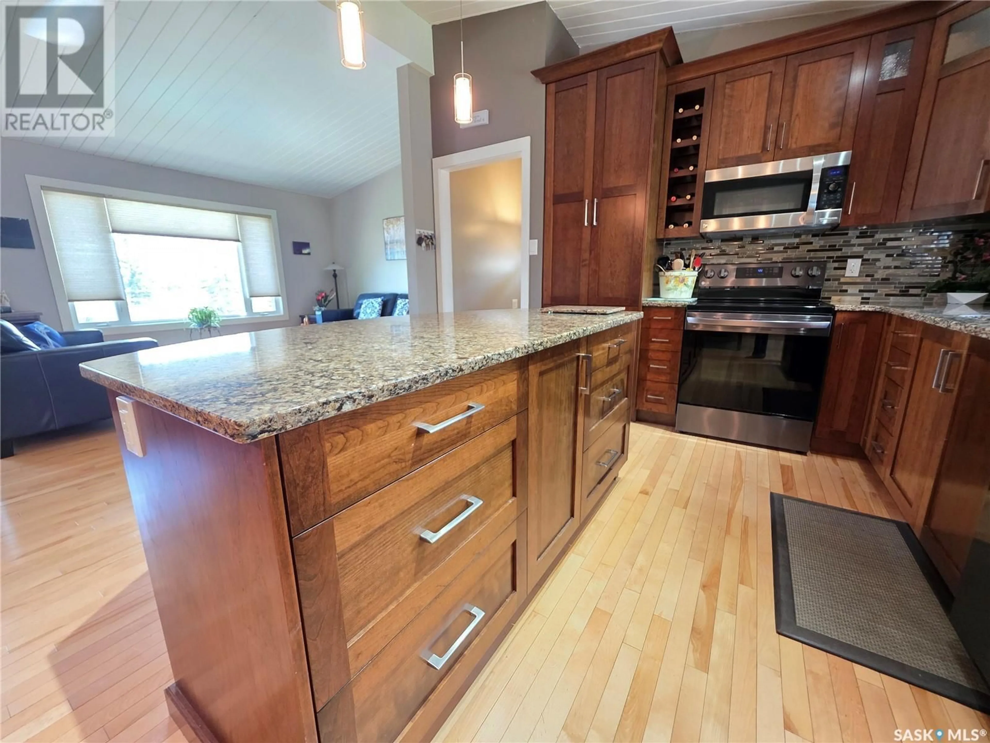 Open concept kitchen, unknown for 1000 9TH AVENUE, Swift Current Saskatchewan S9H2S9