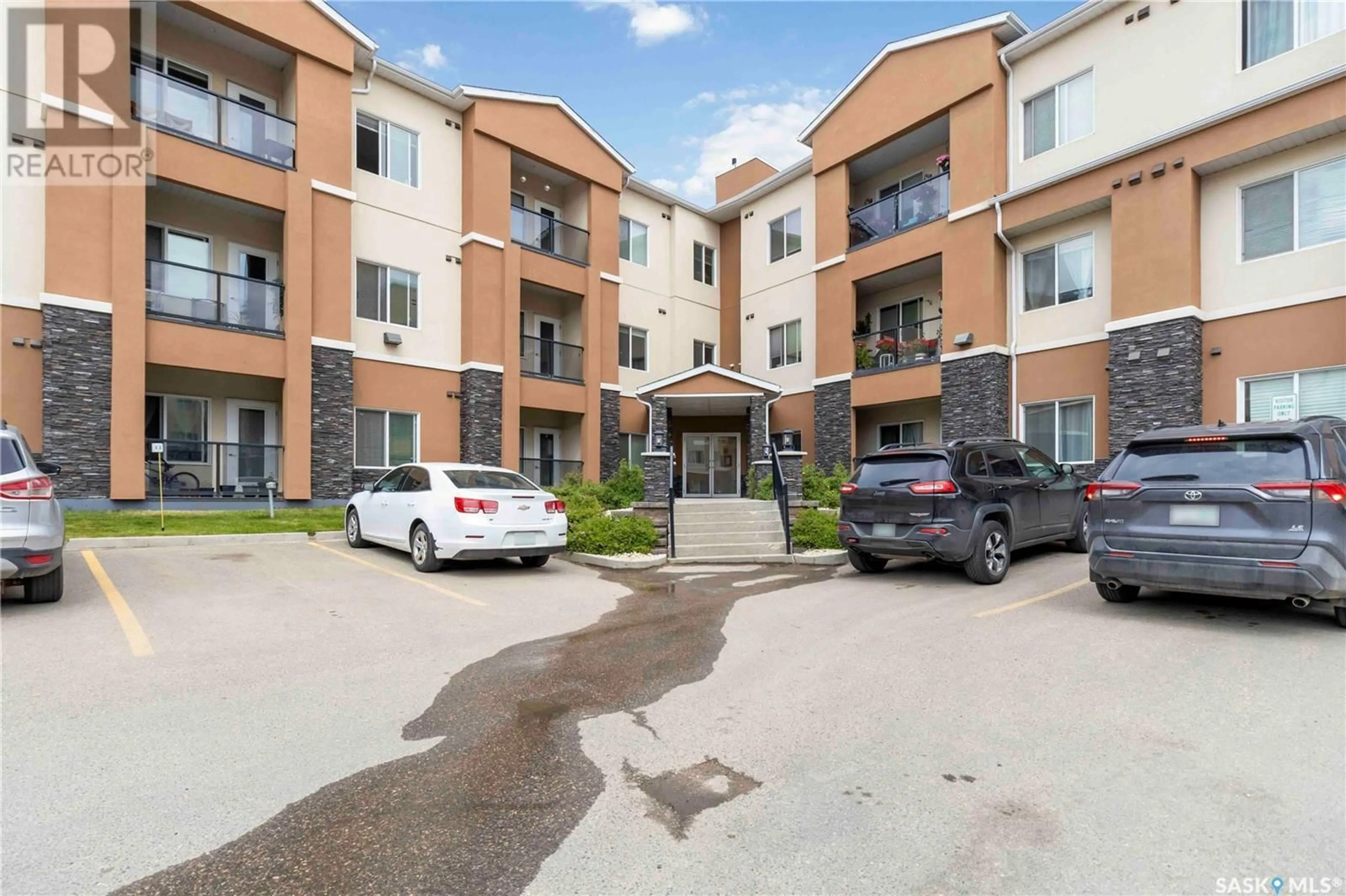 Patio, street for 142 - 336 PAWLYCHENKO LANE, Saskatoon Saskatchewan S7V0N7