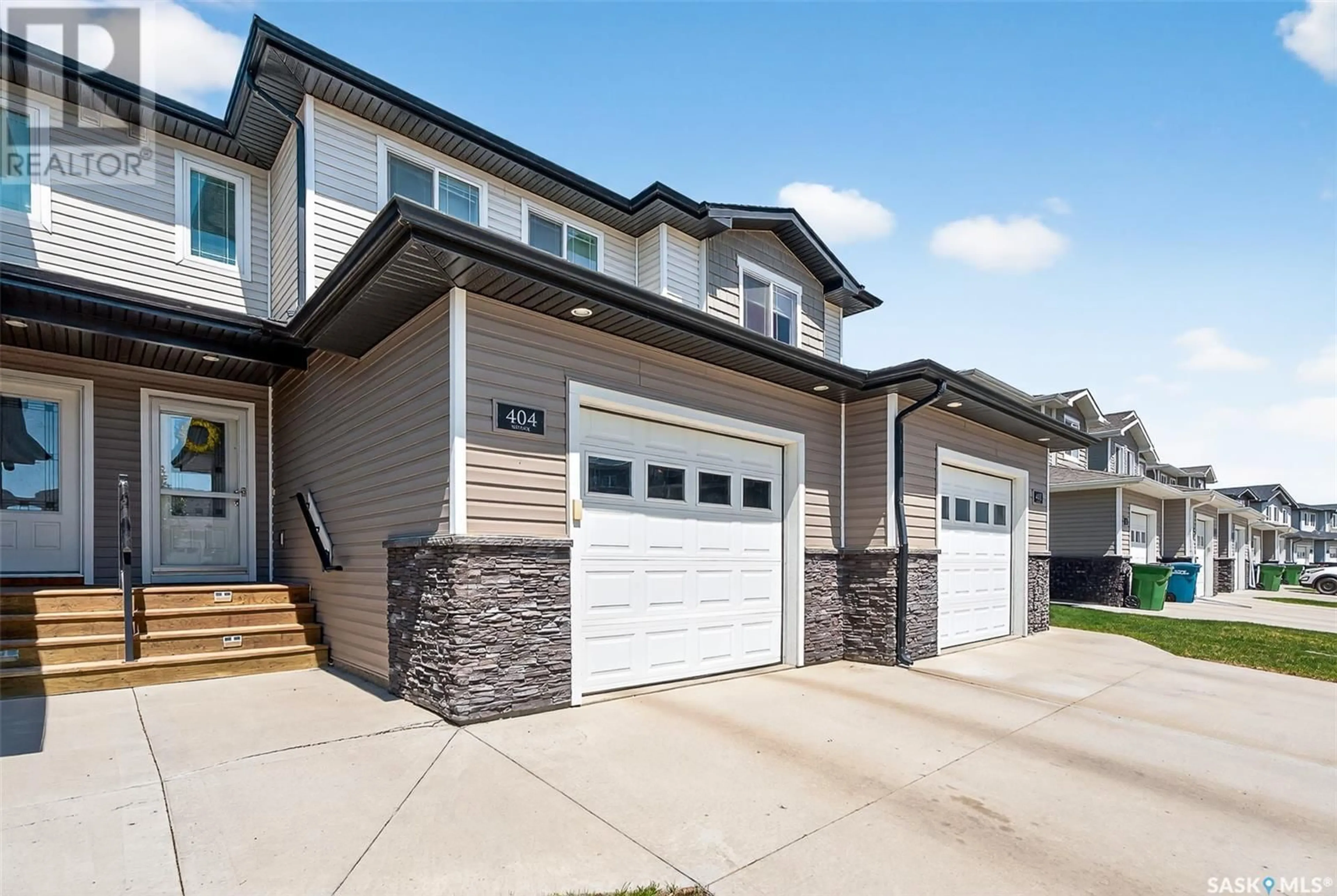 Home with brick exterior material, street for 404 940 BRADLEY STREET, Moose Jaw Saskatchewan S6H3M4