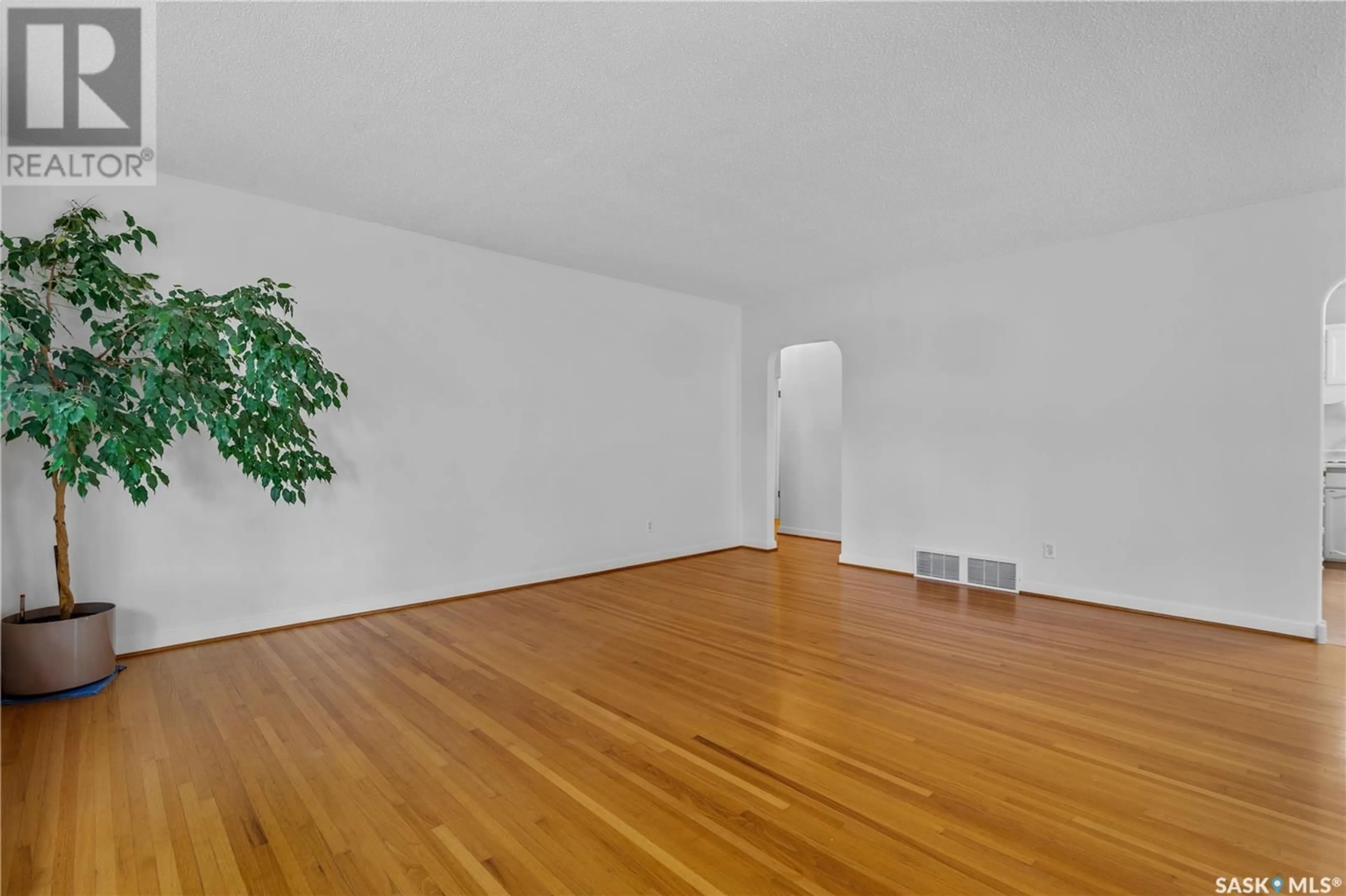 A pic of a room for 1109 GREY STREET, Regina Saskatchewan S4T5H3