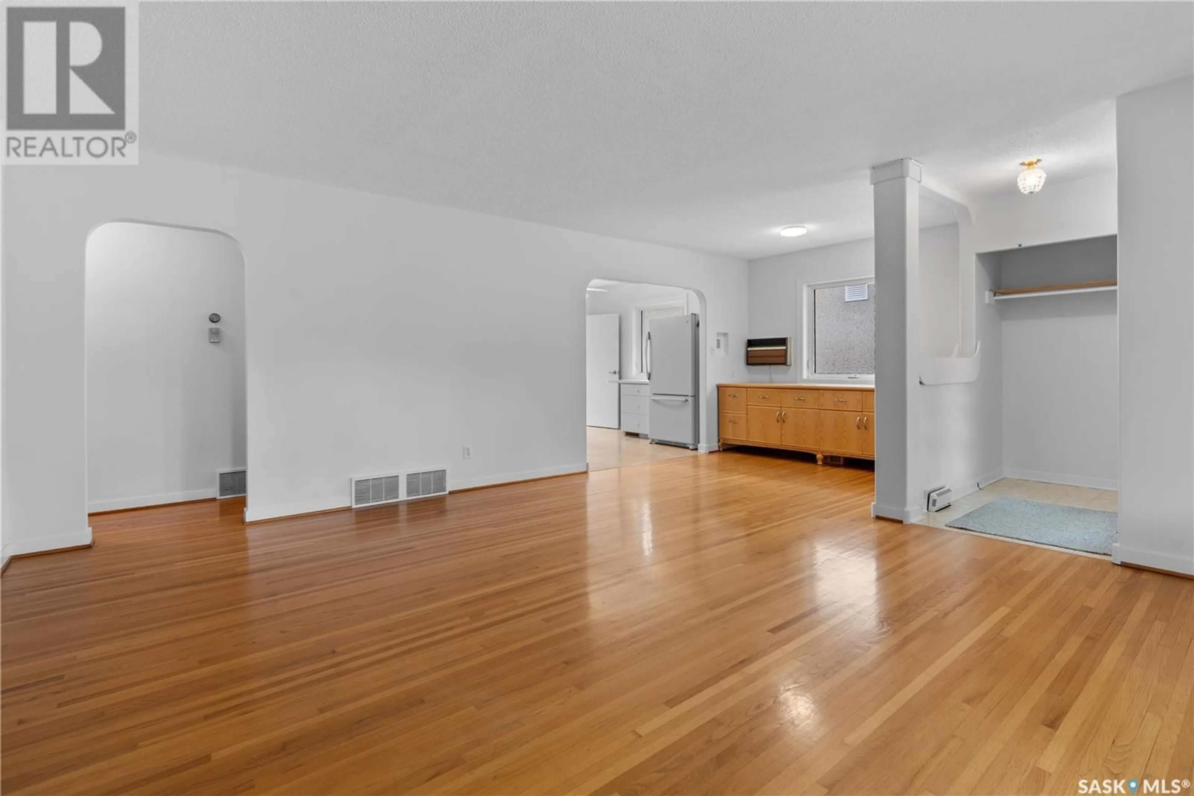 A pic of a room for 1109 GREY STREET, Regina Saskatchewan S4T5H3
