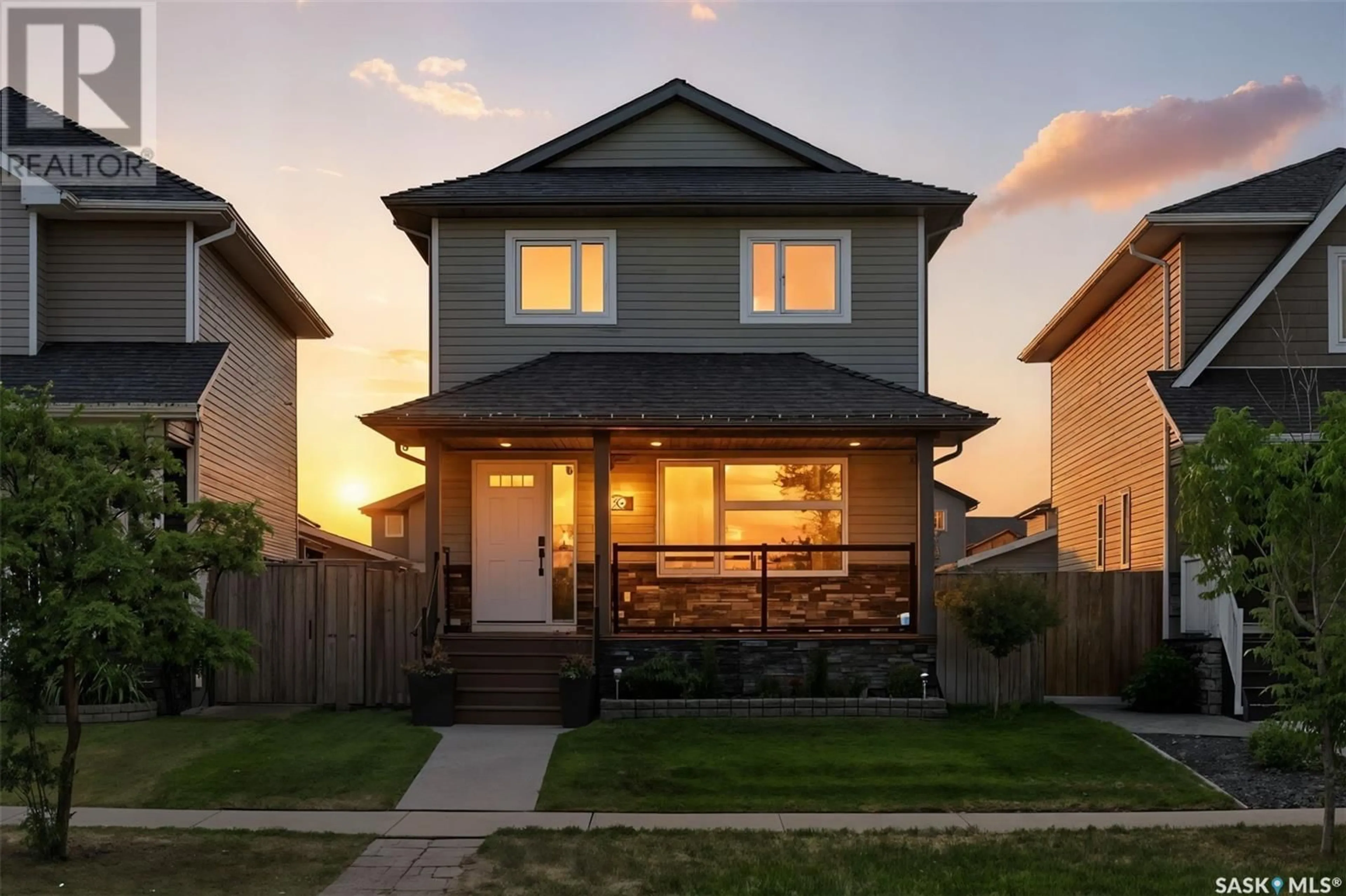 Home with vinyl exterior material, street for 510 STONEBRIDGE COMMON, Saskatoon Saskatchewan S7T0N8