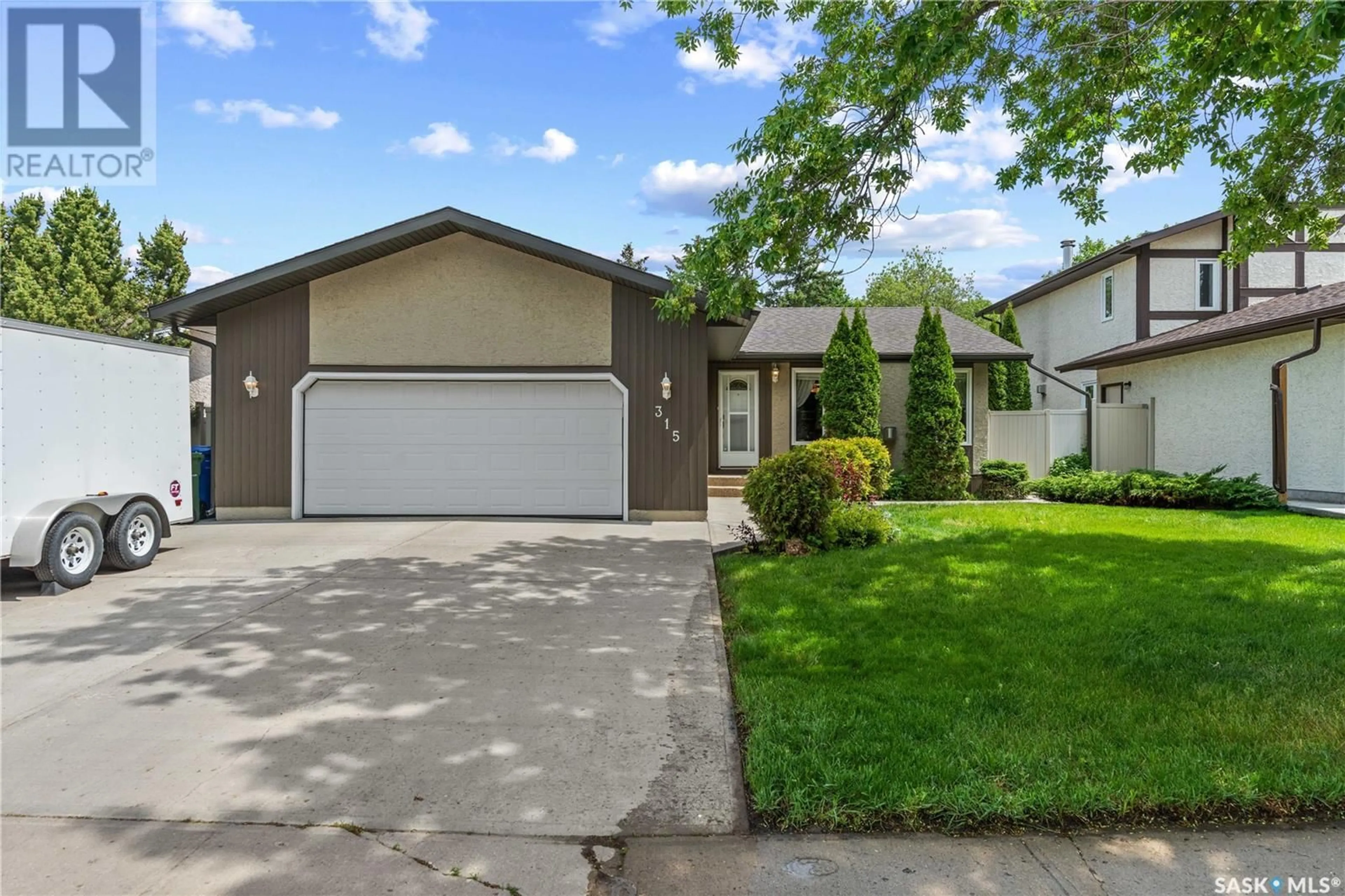 Home with vinyl exterior material, street for 315 BLACK DRIVE, Regina Saskatchewan S4X2Z6