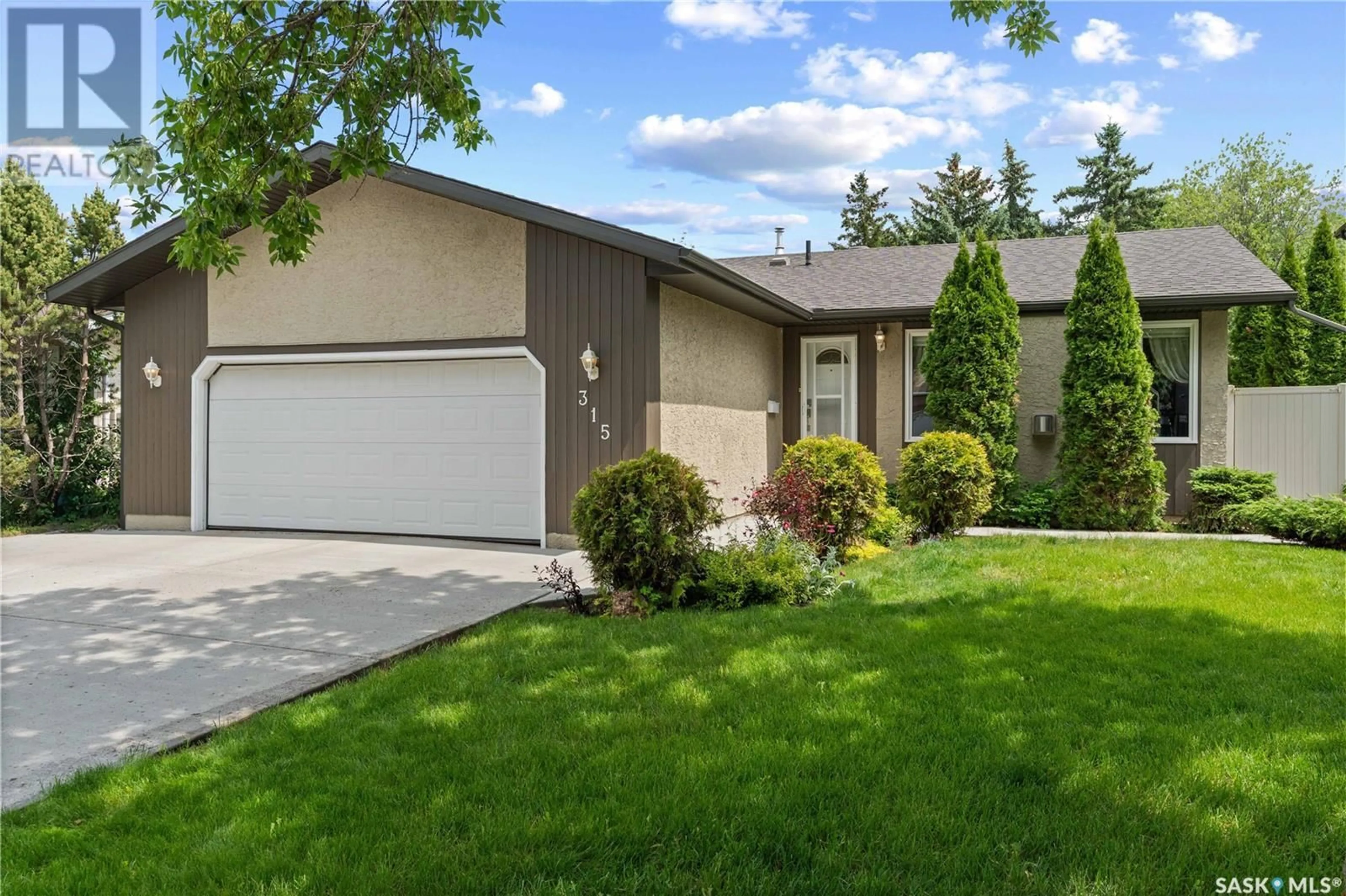 Home with vinyl exterior material, street for 315 BLACK DRIVE, Regina Saskatchewan S4X2Z6