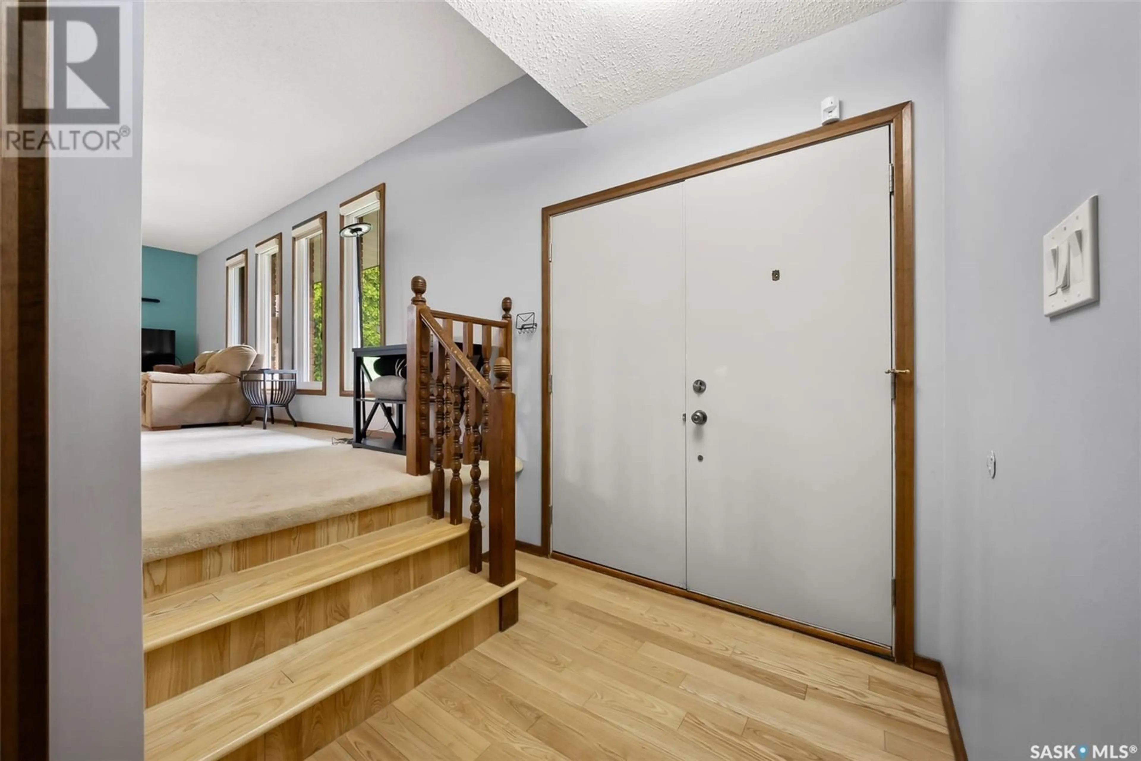 Indoor entryway for 51 ANDRE AVENUE, Regina Saskatchewan S4T7C9