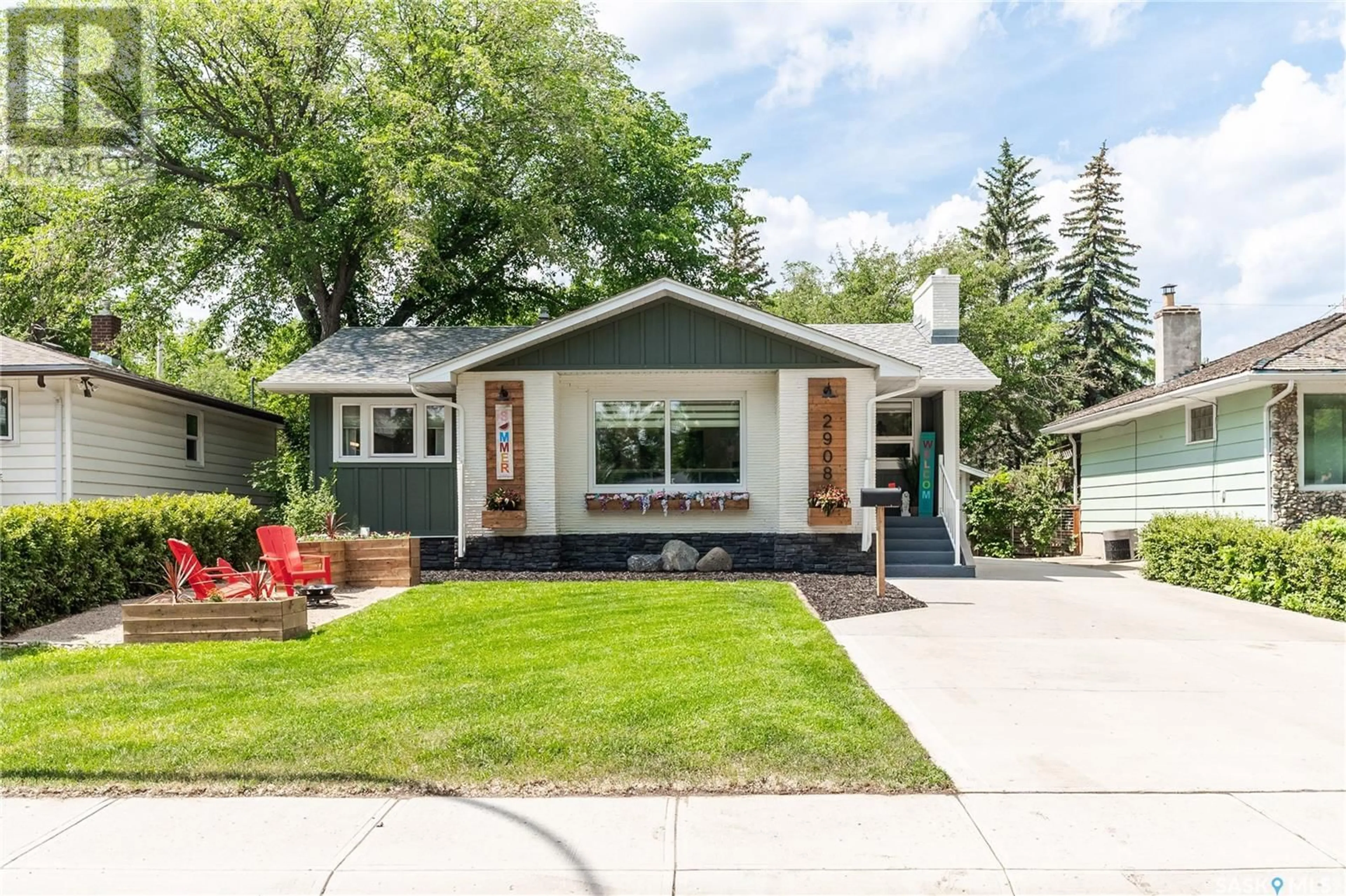Home with vinyl exterior material, street for 2908 QUINN DRIVE, Regina Saskatchewan S4P2W1