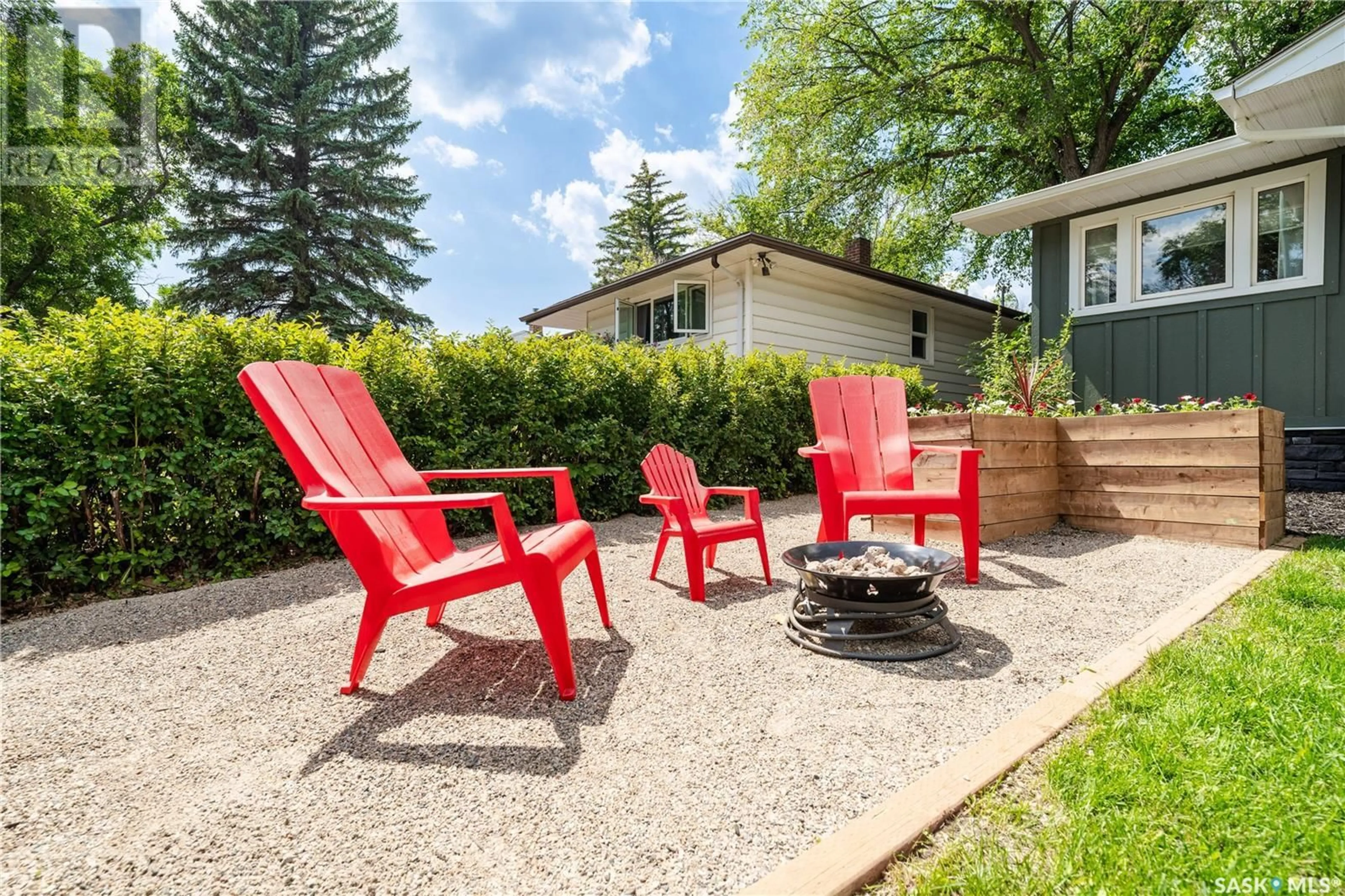 Patio, street for 2908 QUINN DRIVE, Regina Saskatchewan S4P2W1