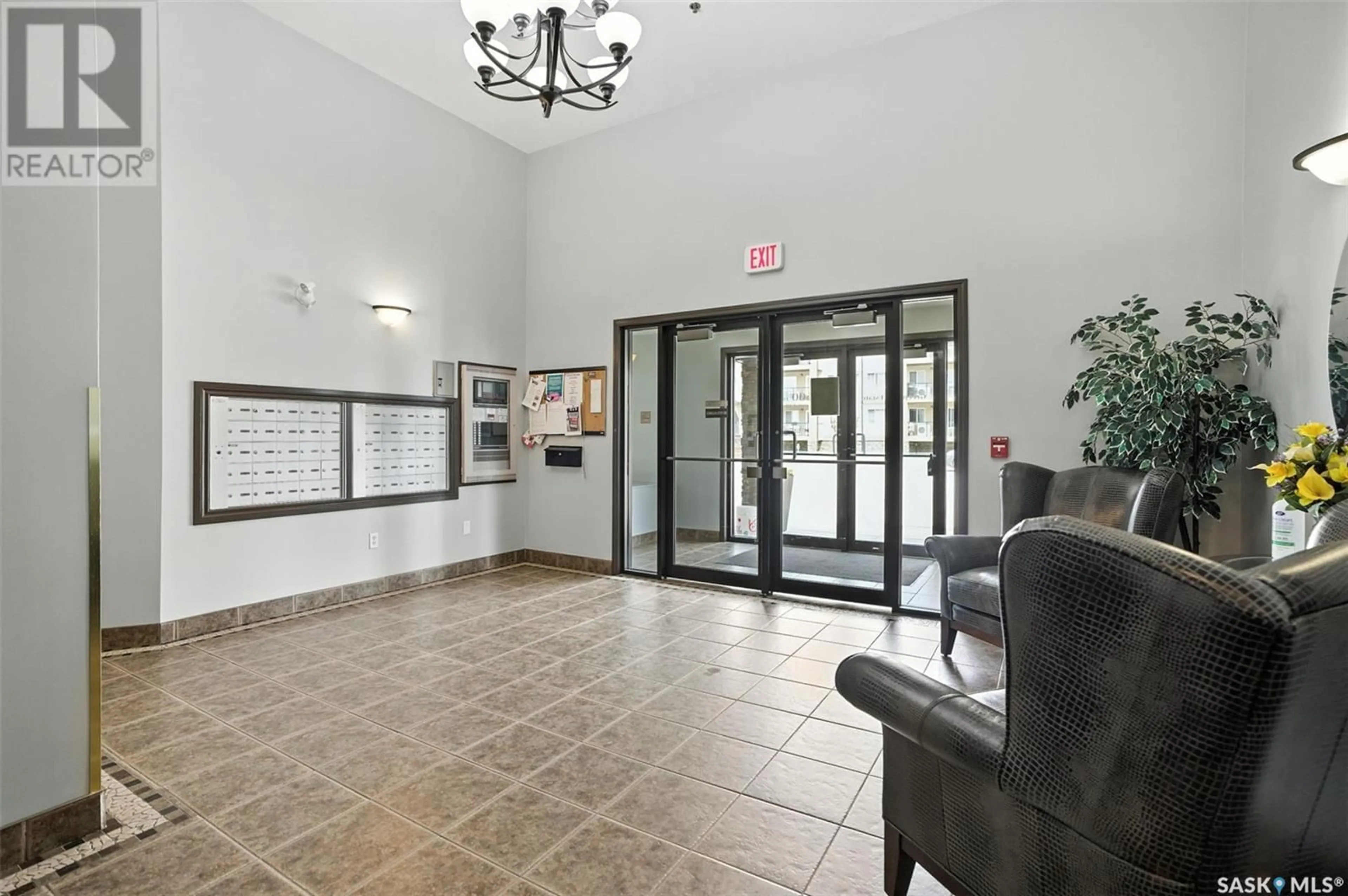 Indoor foyer for 407 CENTENNIAL BOULEVARD, Warman Saskatchewan S0K4S1