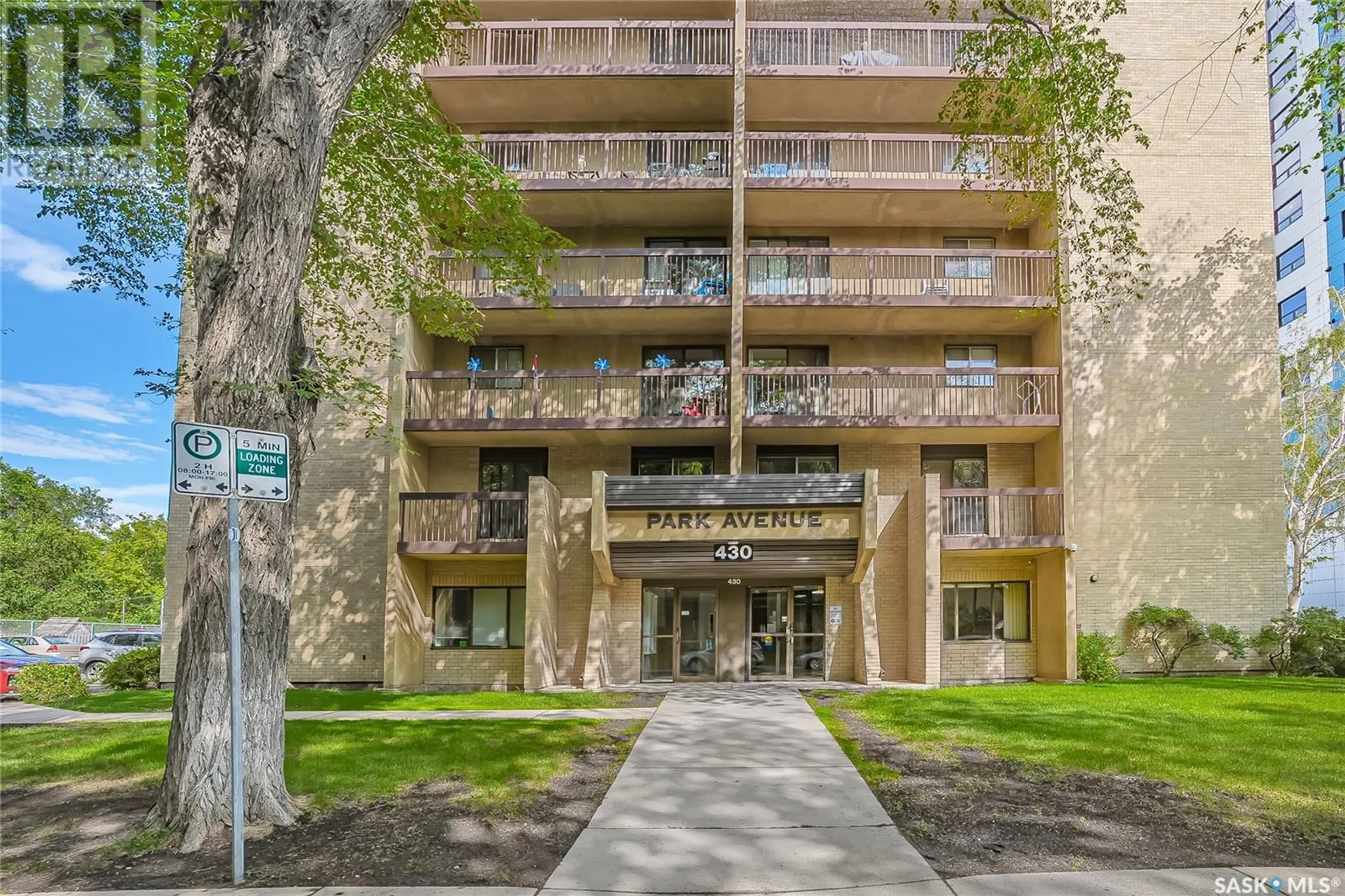 Indoor foyer for 430 - 1405 5TH AVENUE, Saskatoon Saskatchewan S7K6Z2