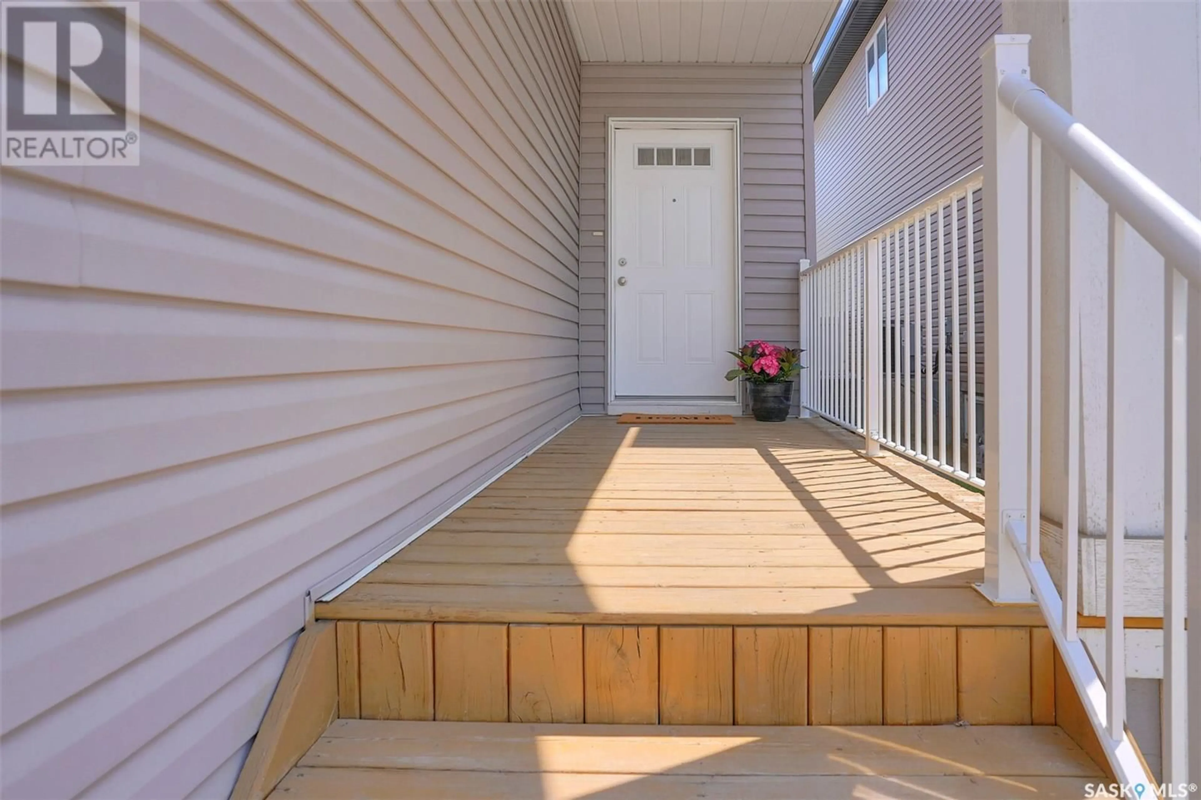 Indoor entryway for 4049 DELHAYE WAY, Regina Saskatchewan S4W0N3