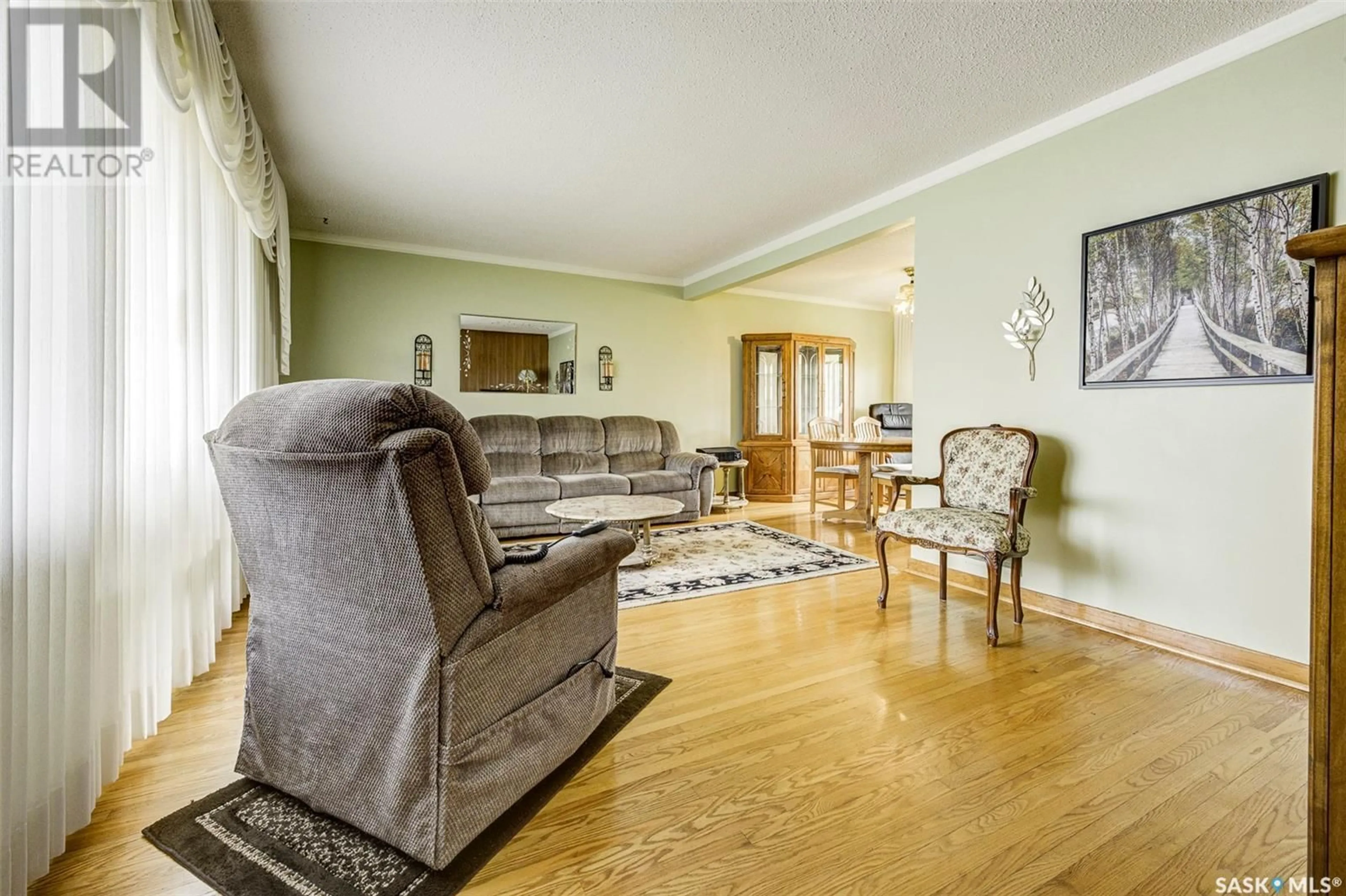 Living room with furniture, unknown for 628 2ND STREET, Saskatoon Saskatchewan S7H1P4