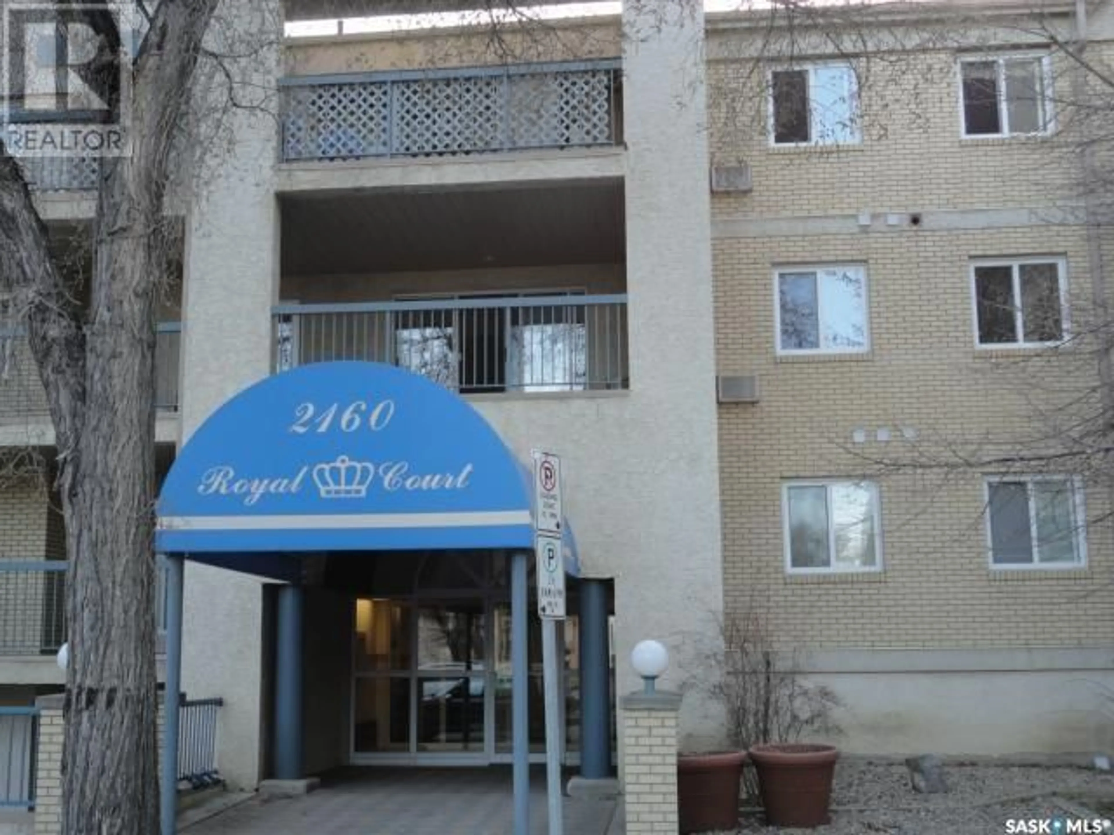 Indoor foyer for #104 - 2160 CORNWALL STREET, Regina Saskatchewan S4P2K9