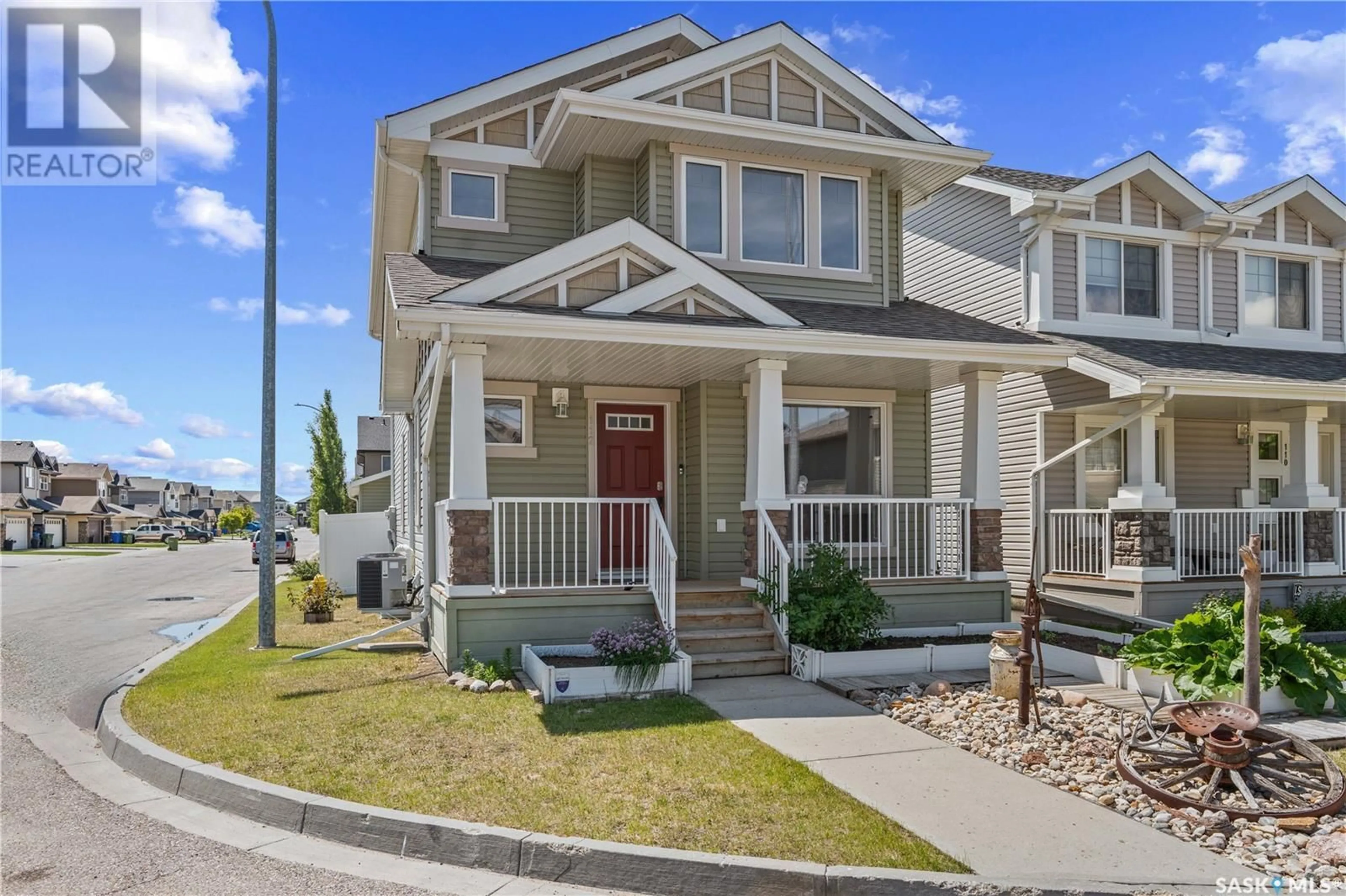 Home with vinyl exterior material, street for 112 POPLAR BLUFF CRESCENT, Regina Saskatchewan S4Y0B5