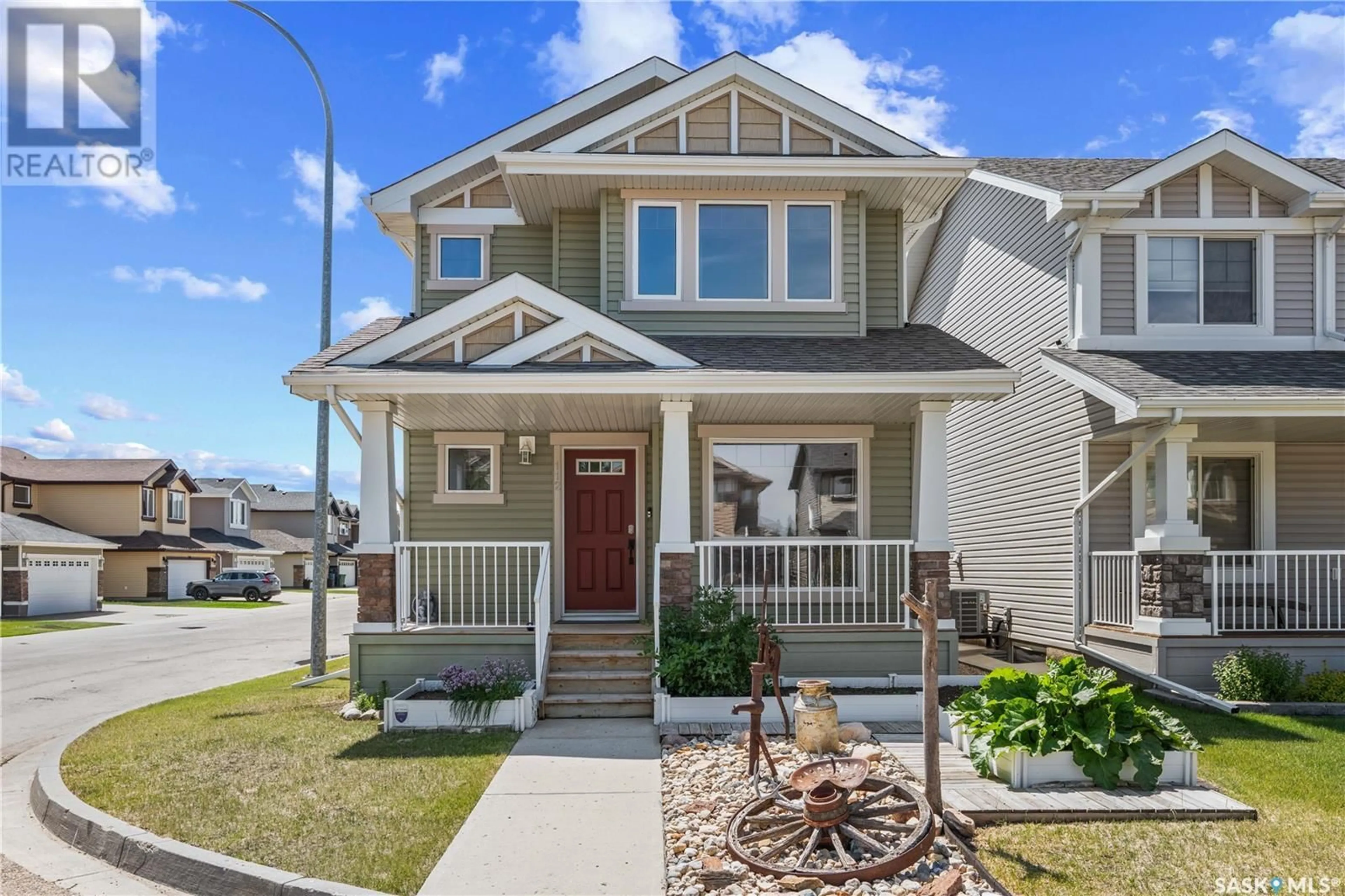 Home with vinyl exterior material, street for 112 POPLAR BLUFF CRESCENT, Regina Saskatchewan S4Y0B5