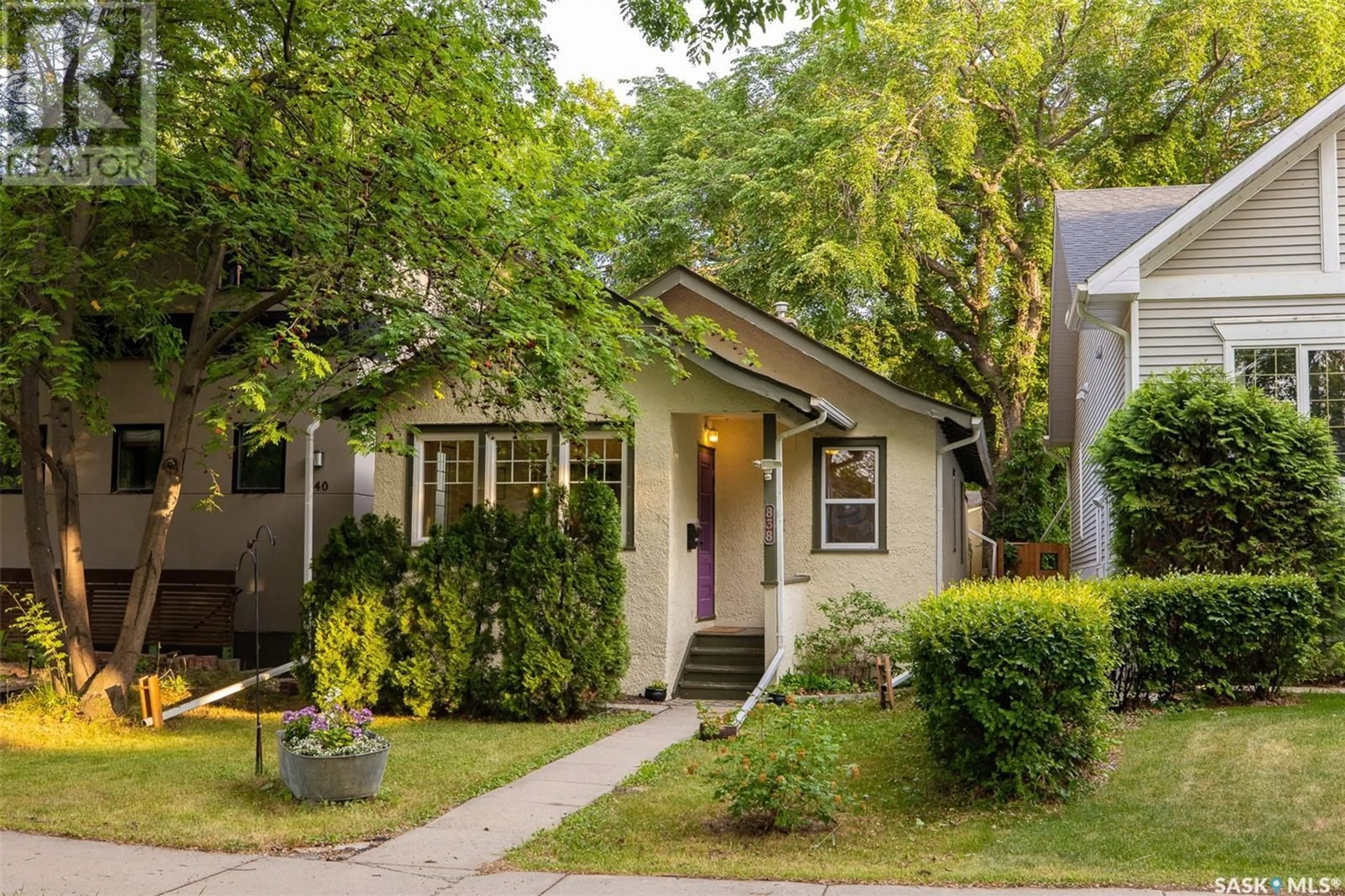 Home with vinyl exterior material, street for 838 MAIN STREET, Saskatoon Saskatchewan S7H0K3