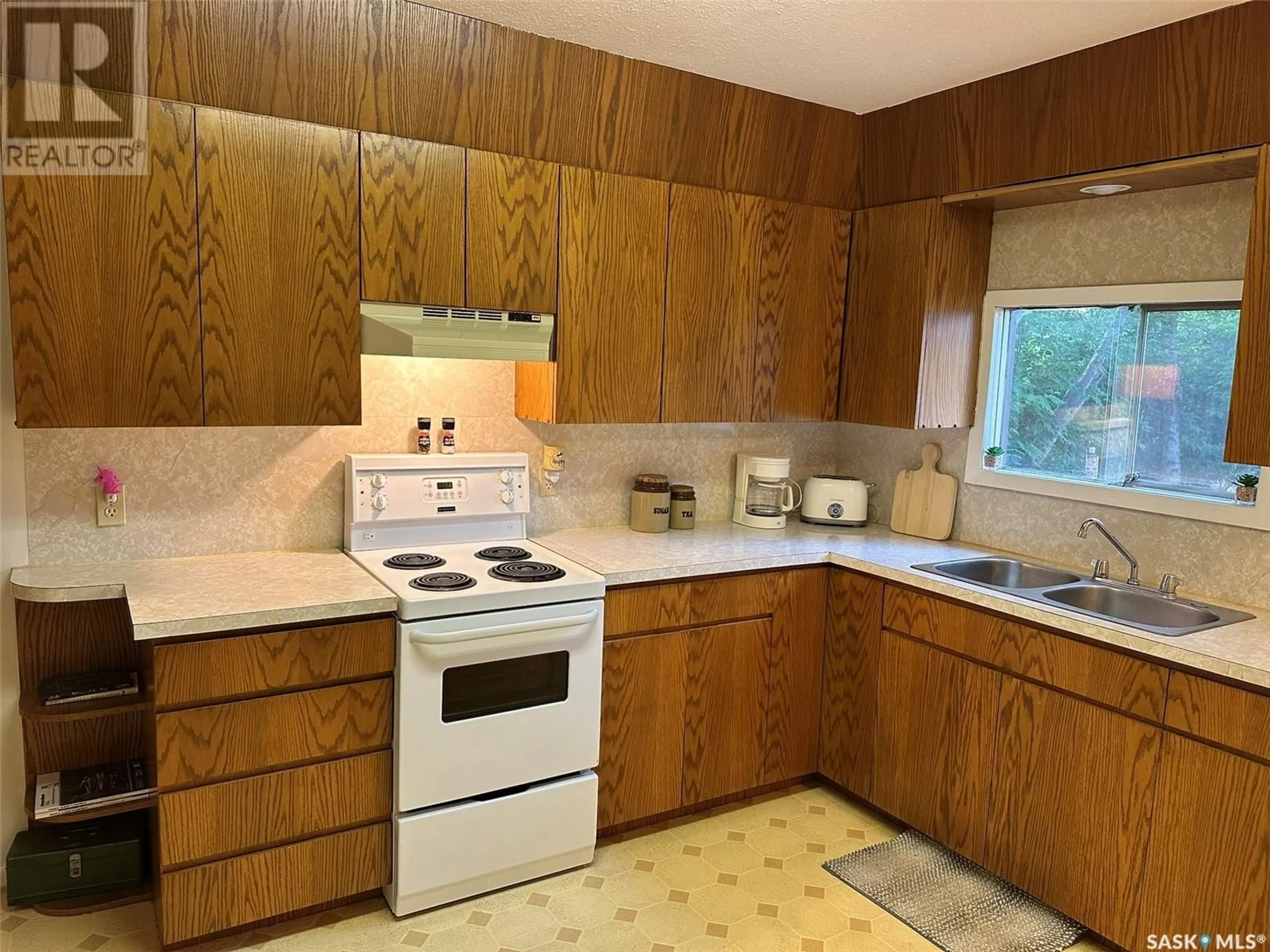 Standard kitchen, unknown for 115 CARL ERICKSON AVENUE, Shell Lake Saskatchewan S0J3G0