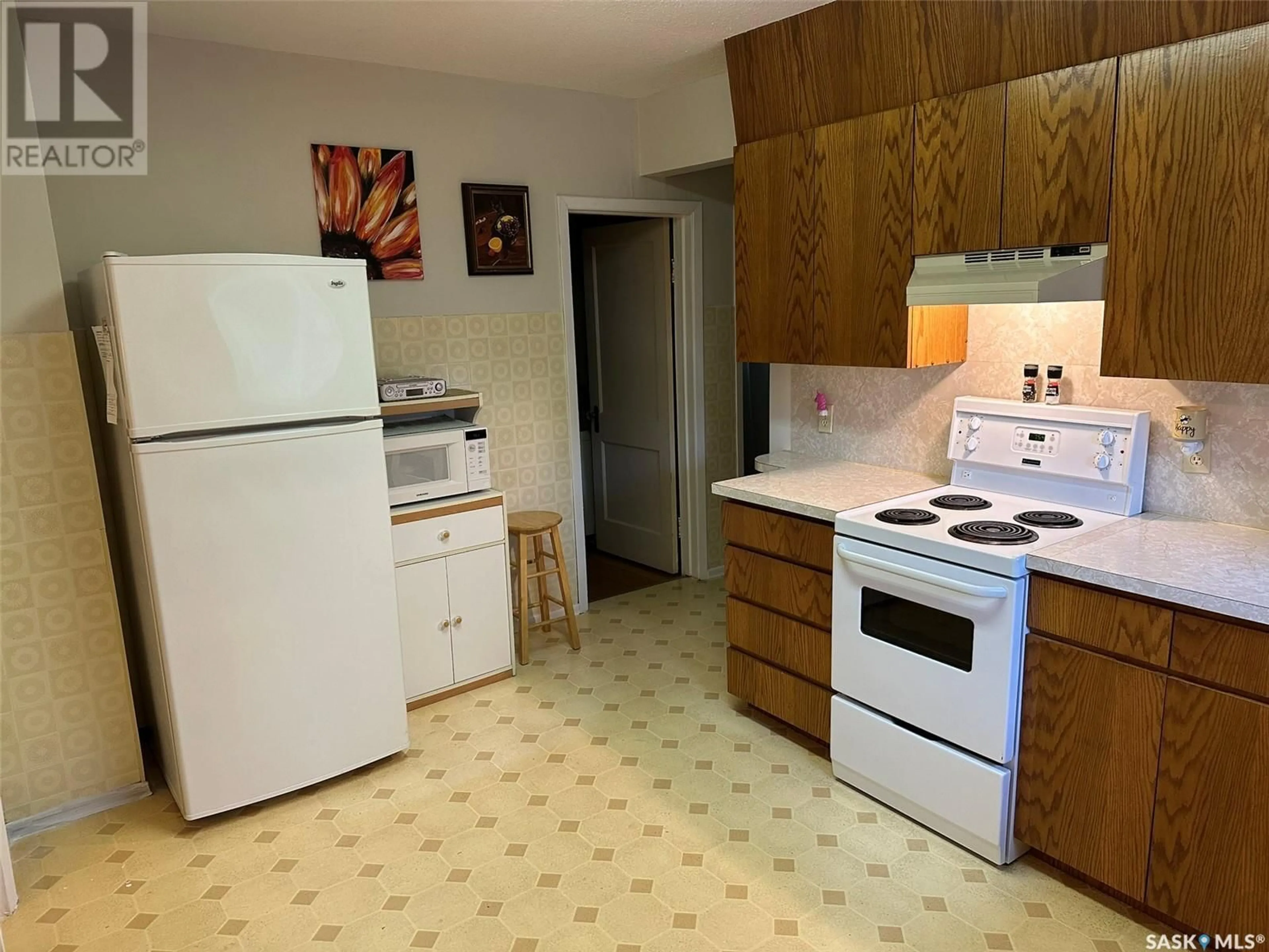 Standard kitchen, unknown for 115 CARL ERICKSON AVENUE, Shell Lake Saskatchewan S0J3G0