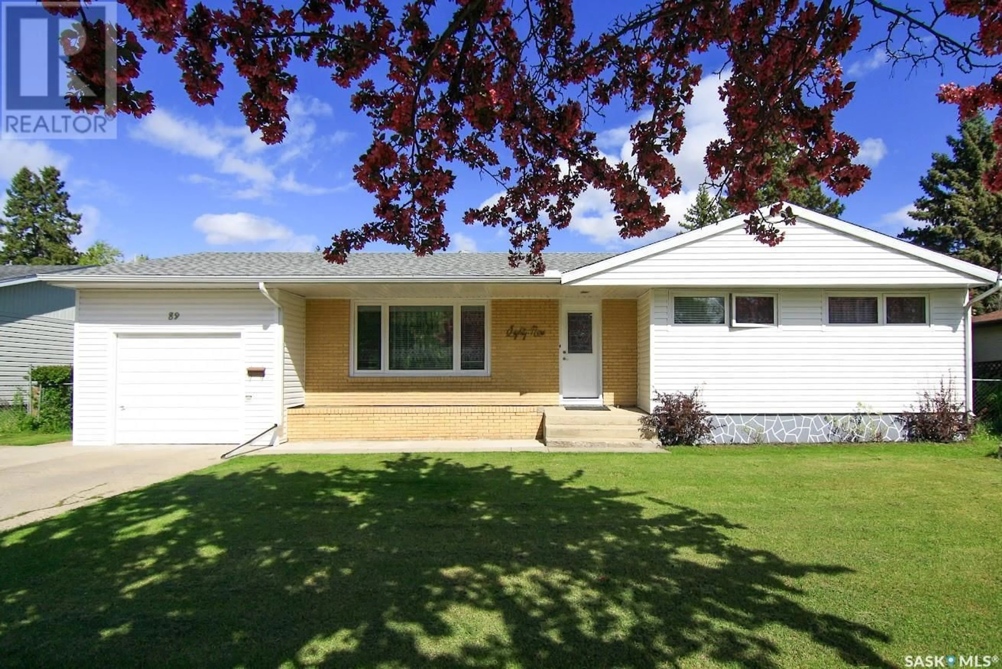 Home with vinyl exterior material, street for 89 WALLACE AVENUE, Yorkton Saskatchewan S3N2E6