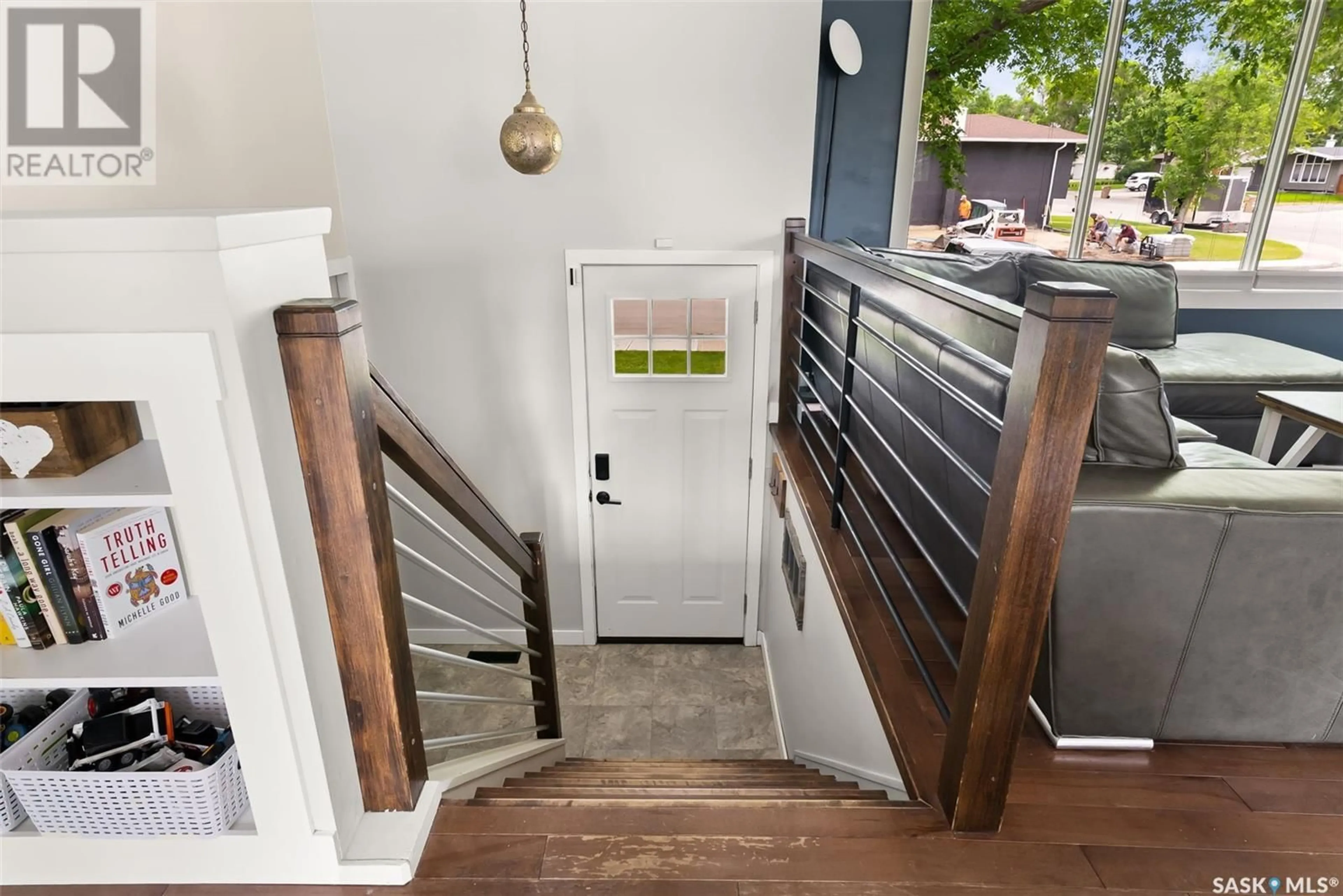 Indoor entryway for 245 HABKIRK DRIVE, Regina Saskatchewan S4S5W1