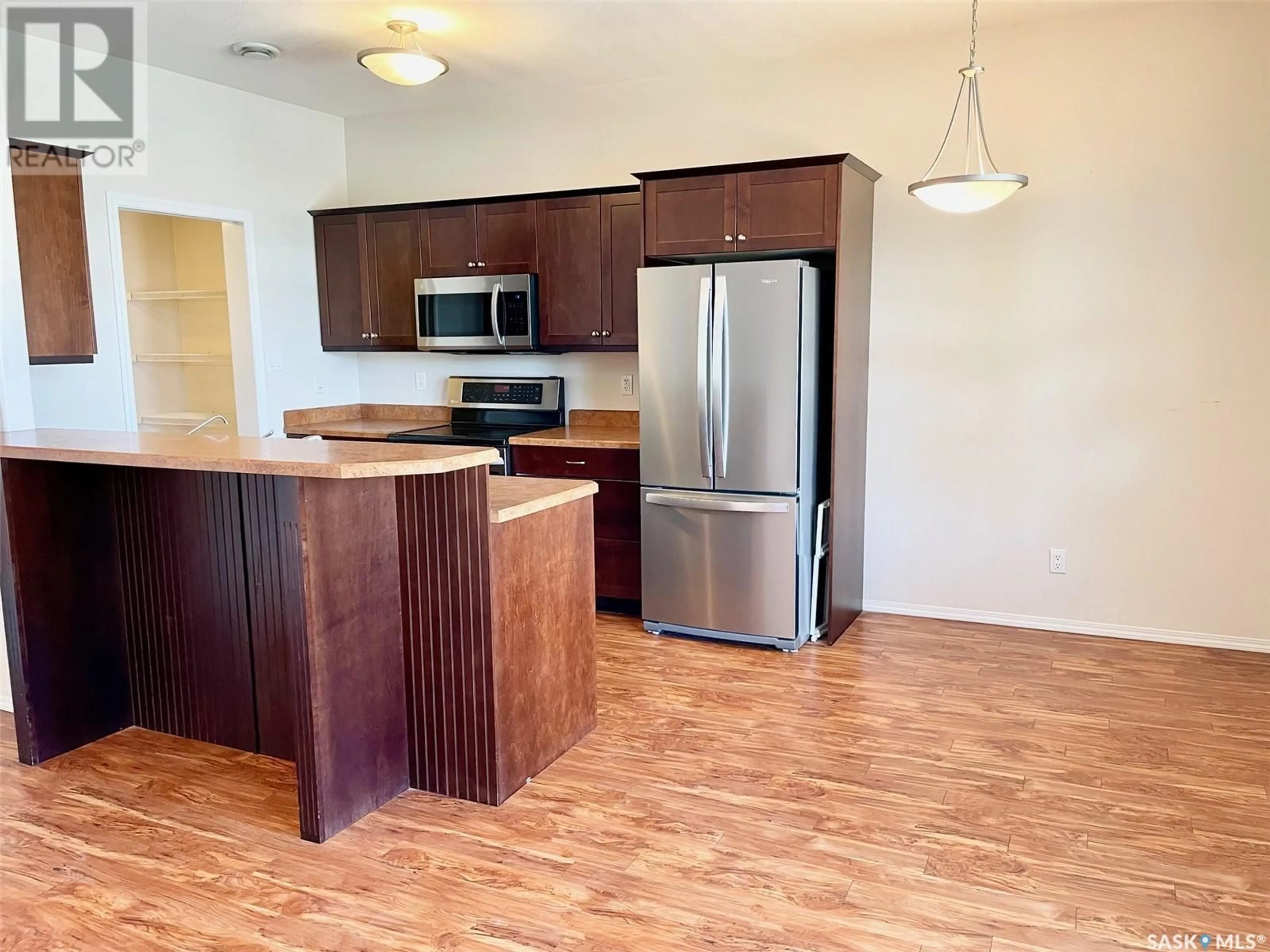 Standard kitchen, wood/laminate floor for C - 328 MORRISON DRIVE, Yorkton Saskatchewan S3N4G2