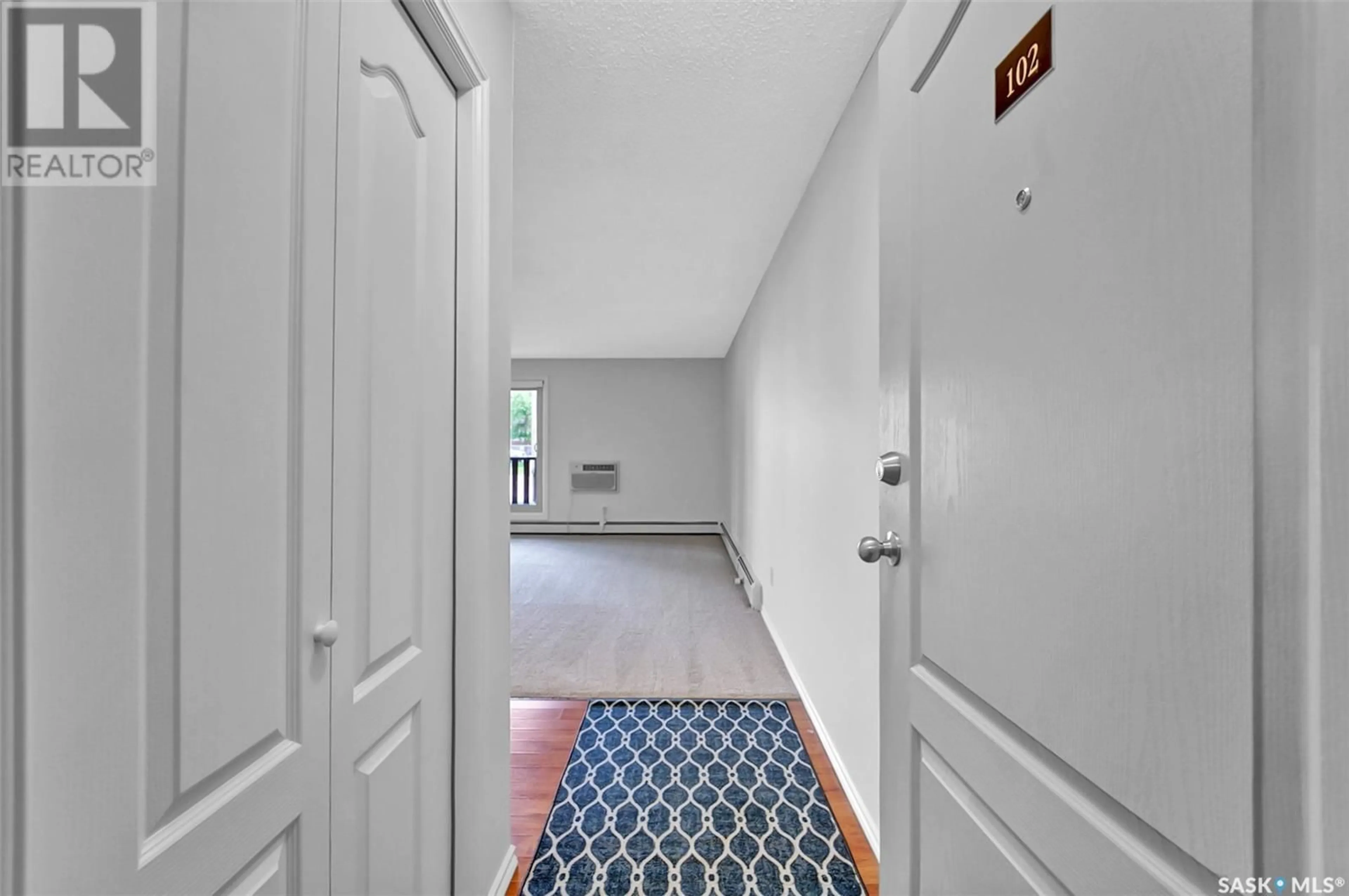 Indoor entryway for 102F - 1121 MCKERCHER DRIVE, Saskatoon Saskatchewan S7H5B8
