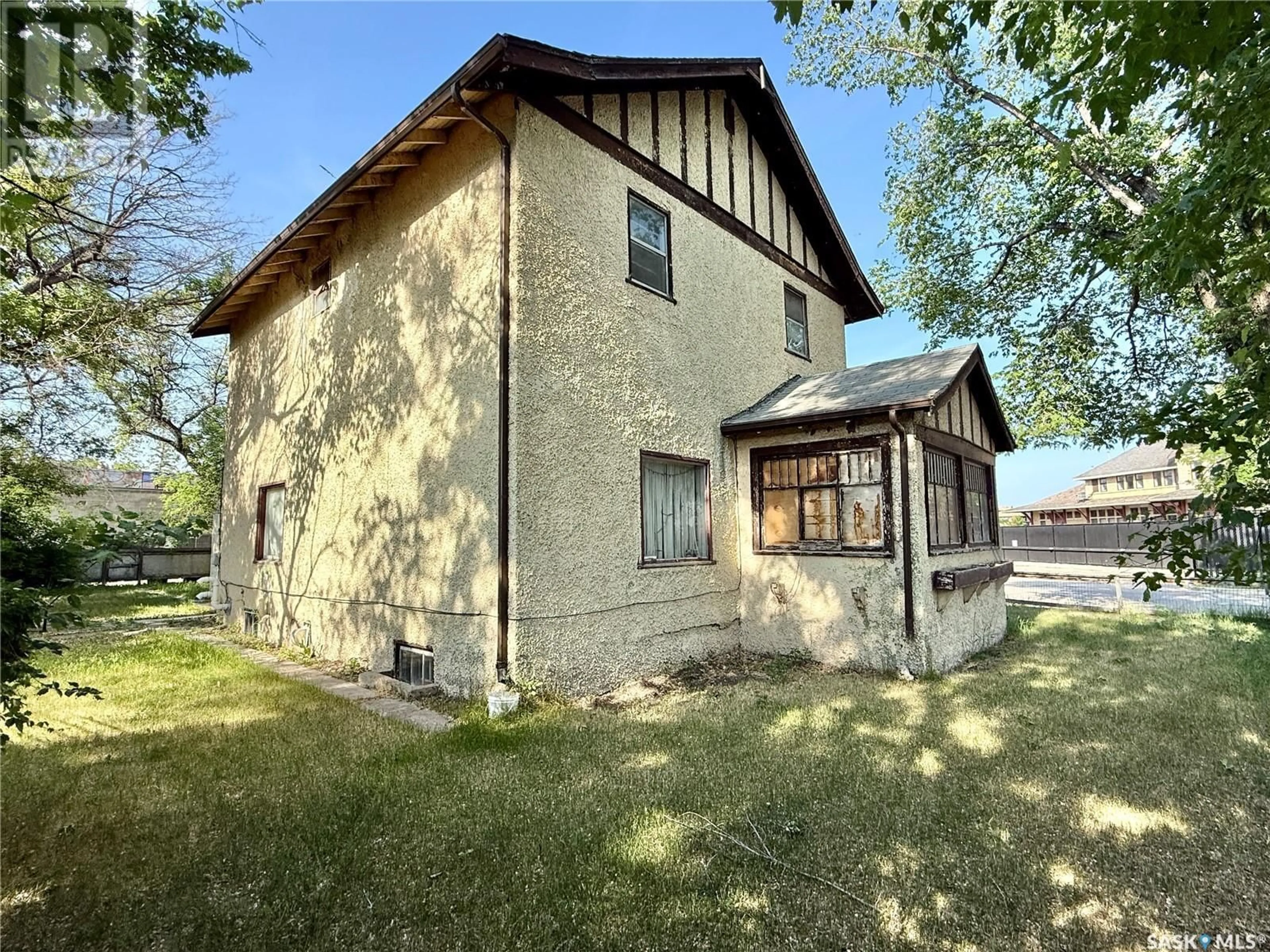 Home with brick exterior material, building for 202 24TH STREET, Saskatoon Saskatchewan S7M0X1