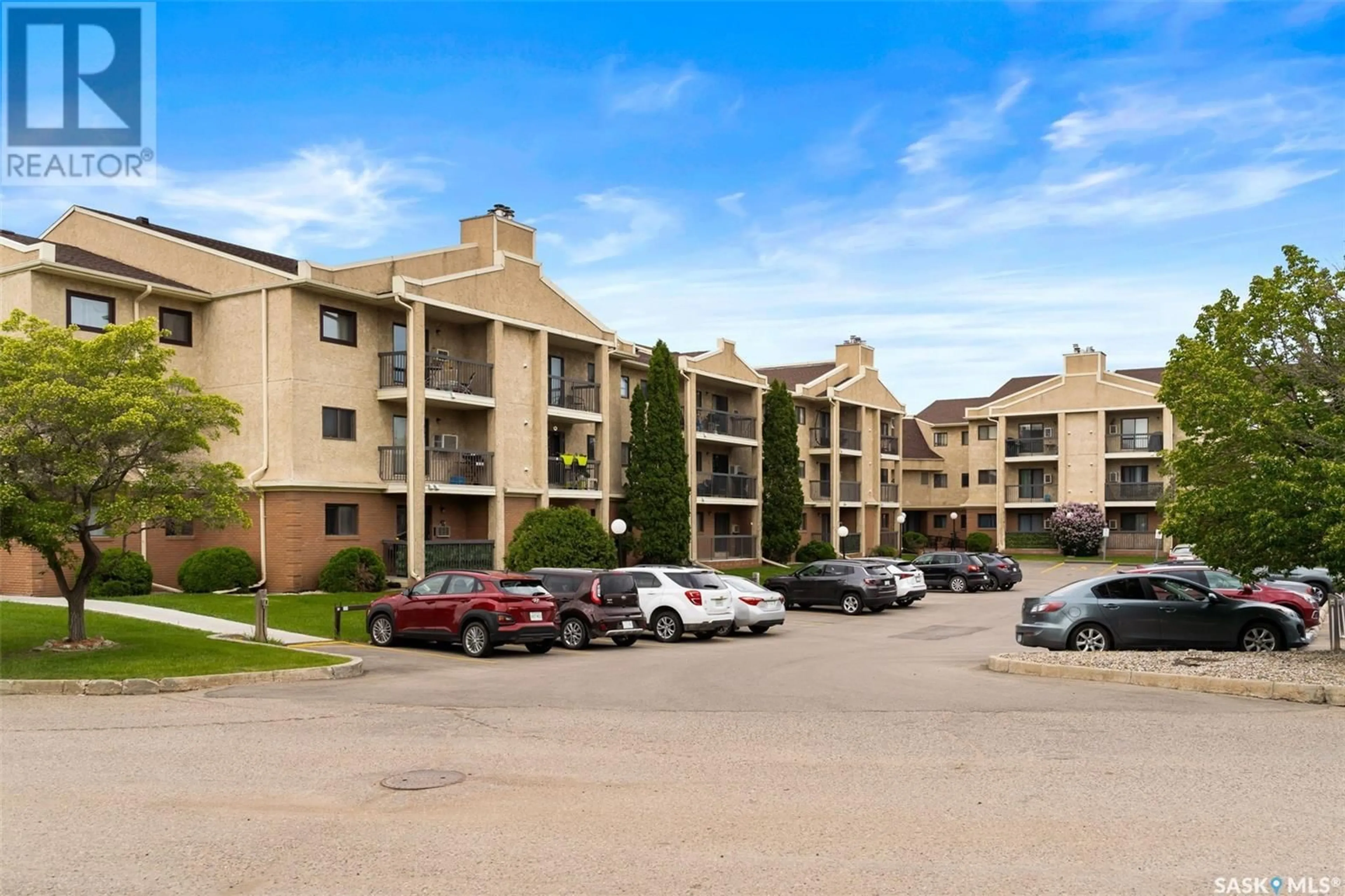 Patio, unknown for 202 - 3420 PARK STREET, Regina Saskatchewan S4V2M9