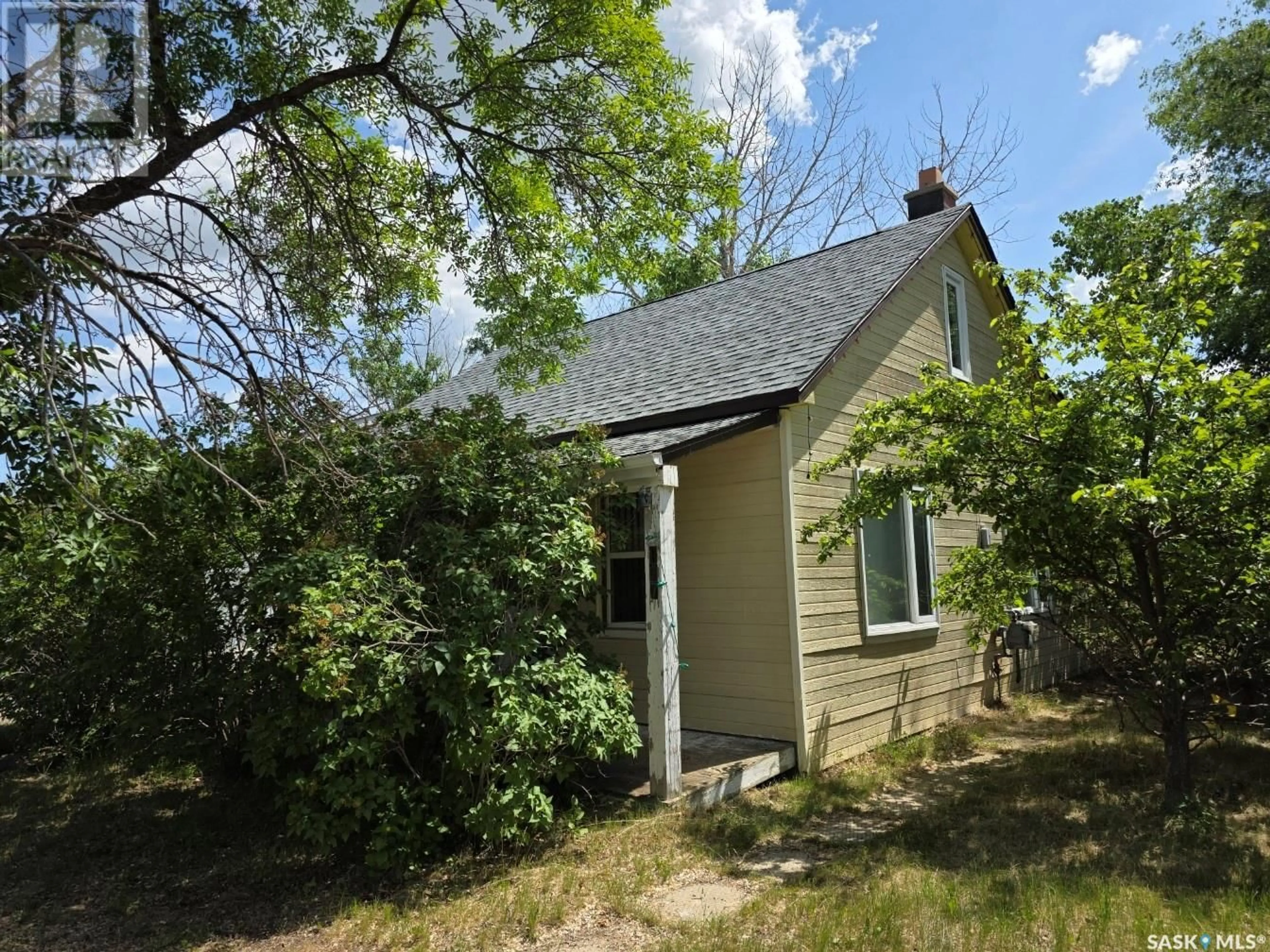 Shed for 137 3RD STREET, Ponteix Saskatchewan S0N1Z0