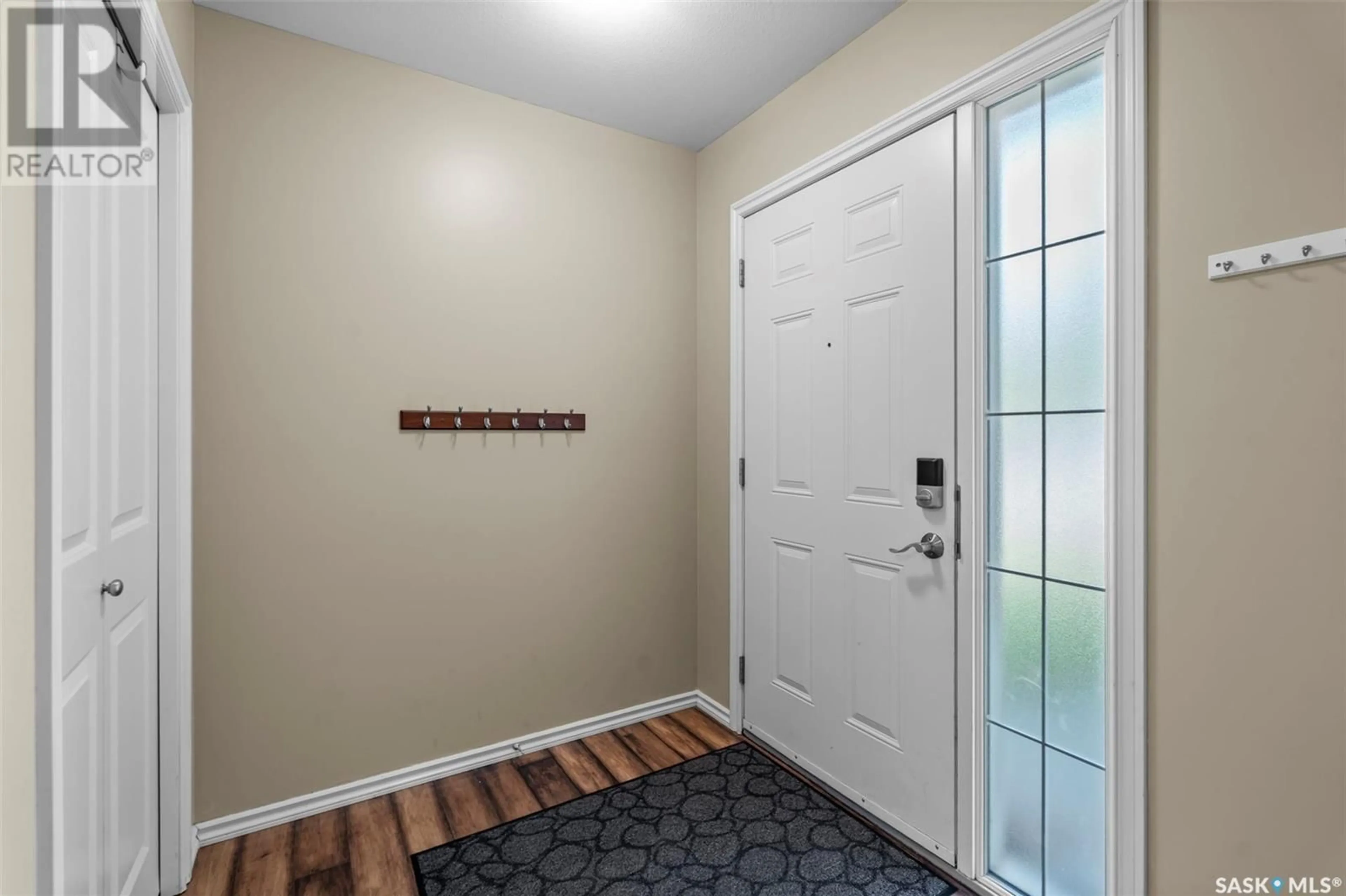 Indoor entryway for 615 - 305 LYND CRESCENT, Saskatoon Saskatchewan S7T0G8