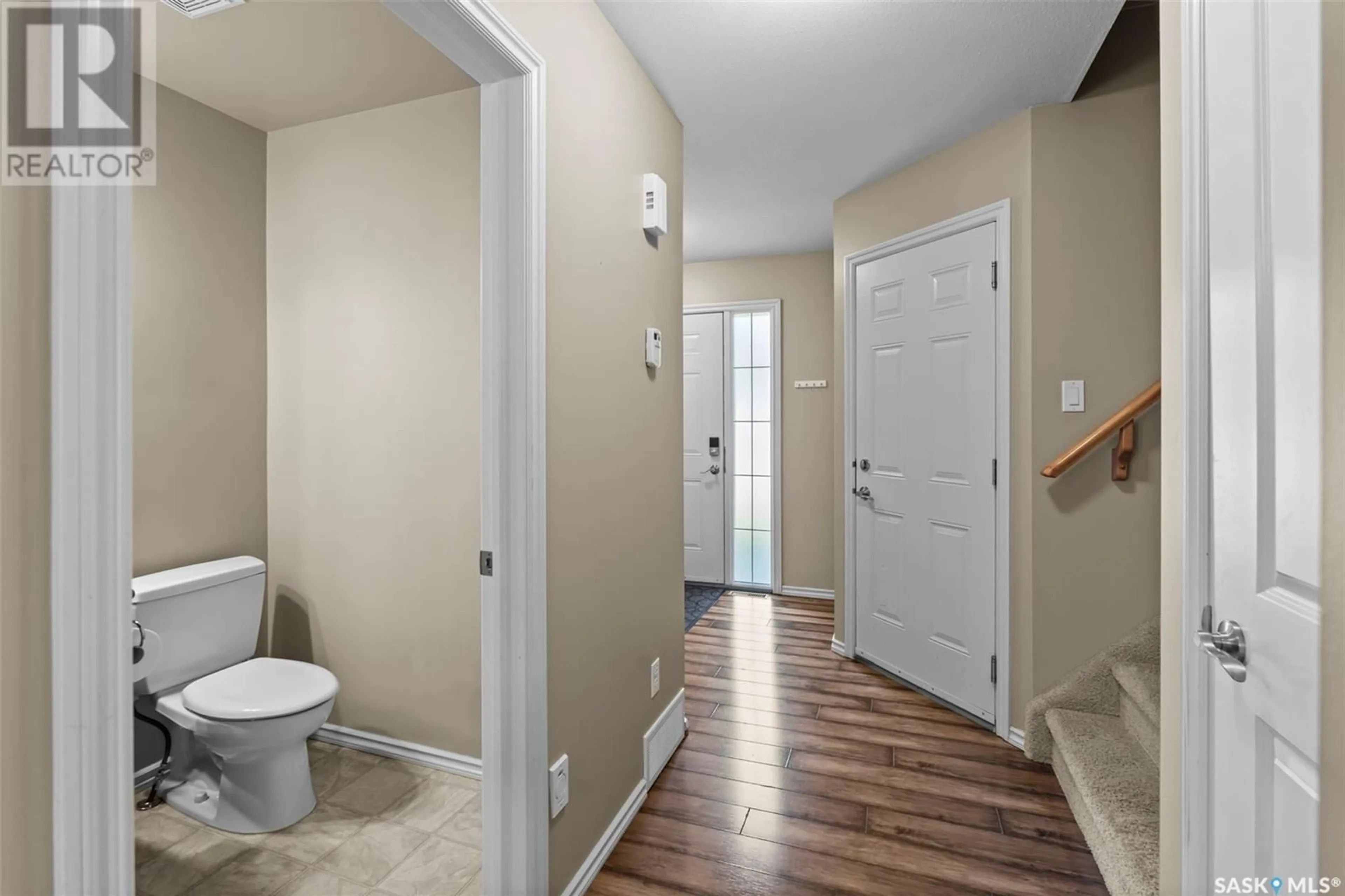 Indoor entryway for 615 - 305 LYND CRESCENT, Saskatoon Saskatchewan S7T0G8