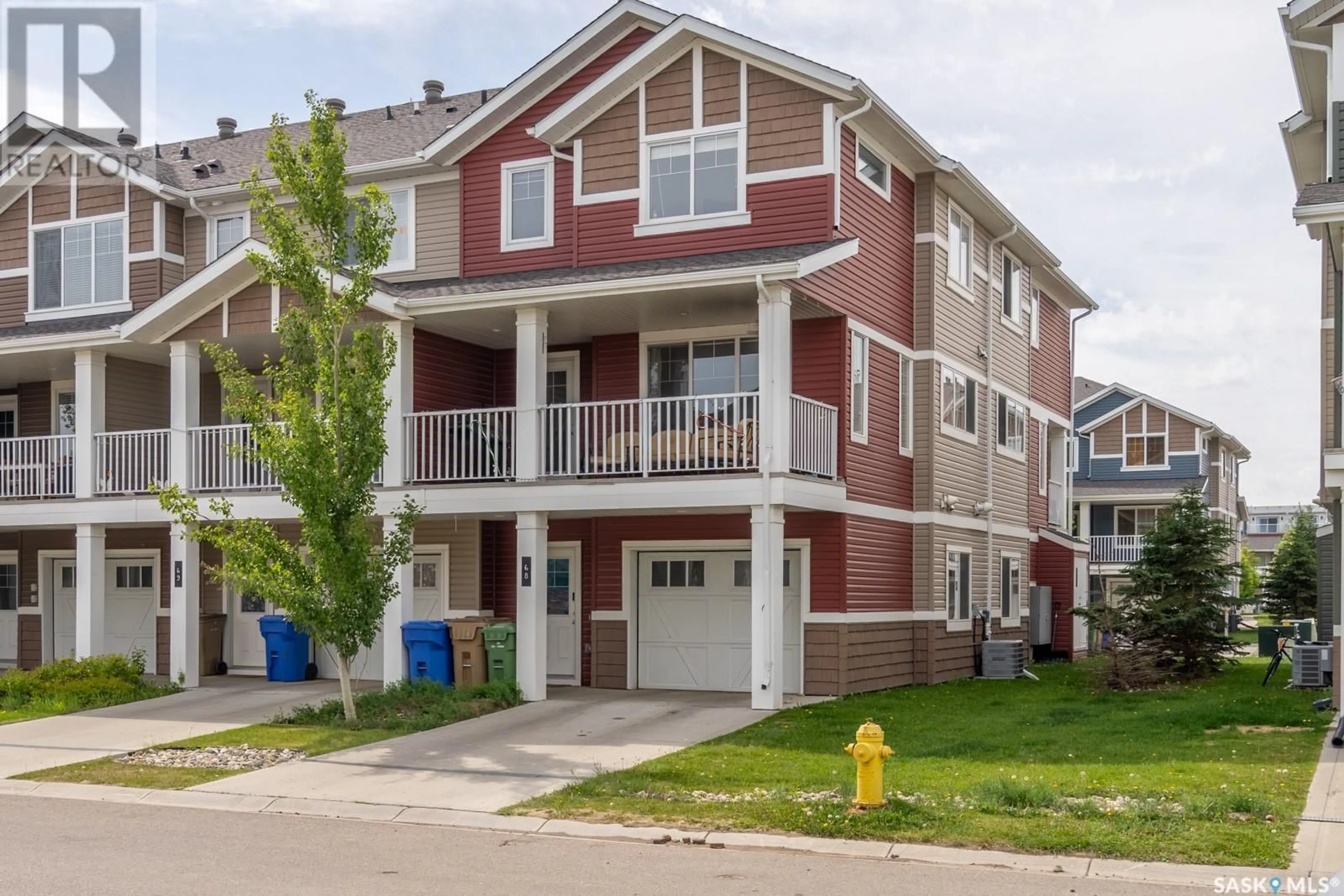 Home with vinyl exterior material, street for 68 - 5601 AERODROME ROAD, Regina Saskatchewan S4W0M3